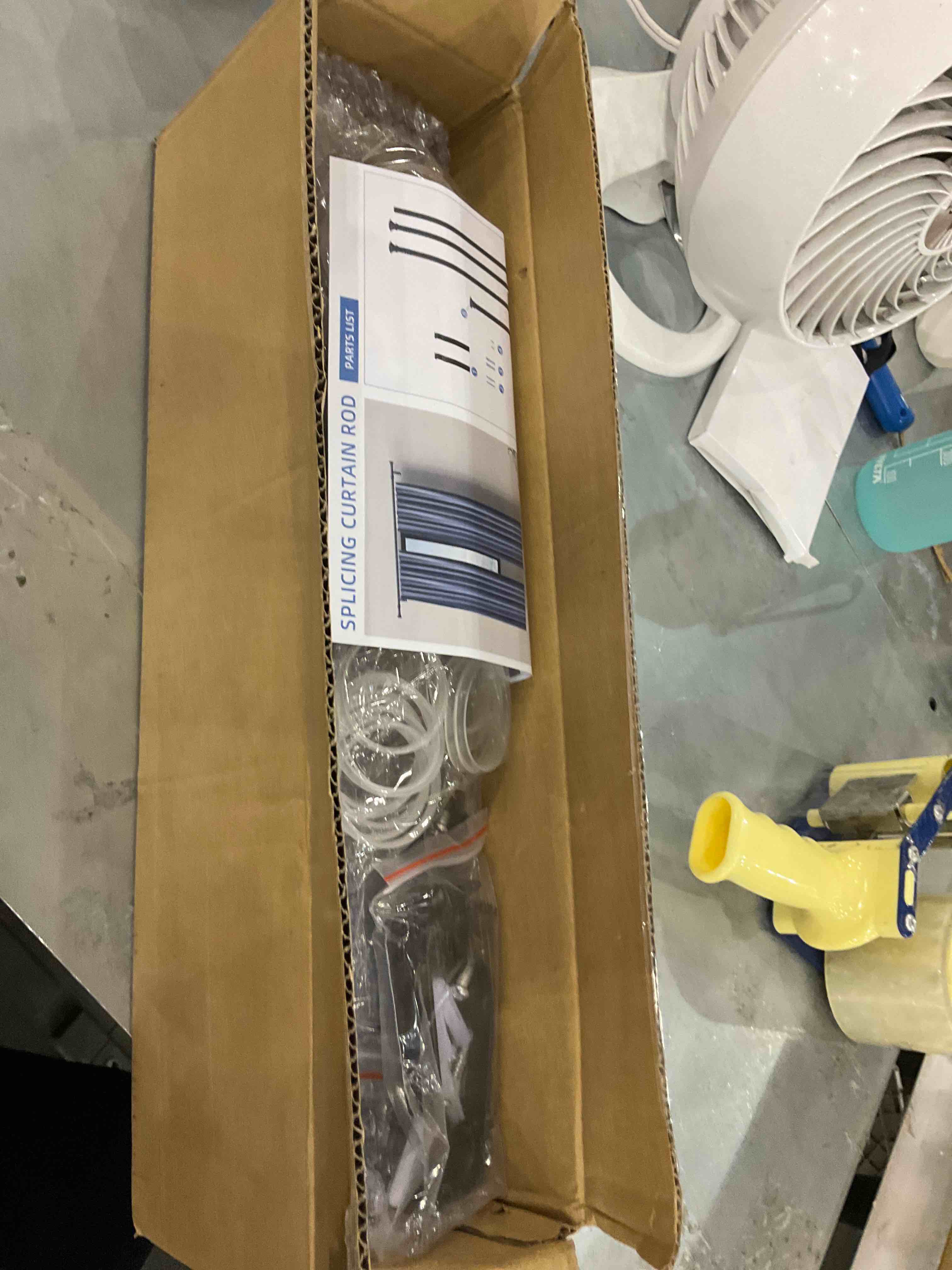 https://s3.amazonaws.com/lotting-images-prod/bidfta/EXS00391913_1691667387593.jpeg