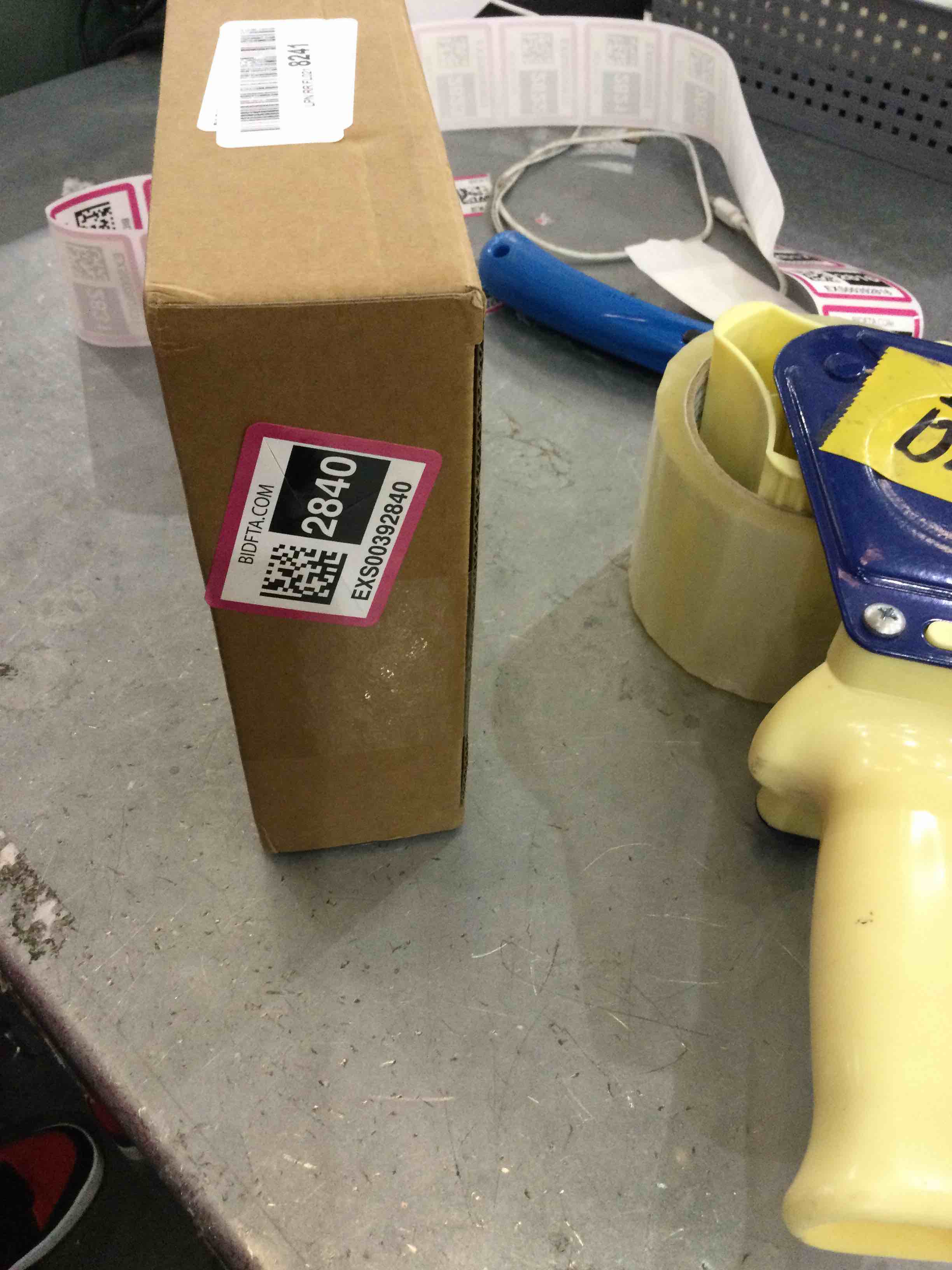 https://s3.amazonaws.com/lotting-images-prod/bidfta/EXS00392840_1691675212034.jpeg