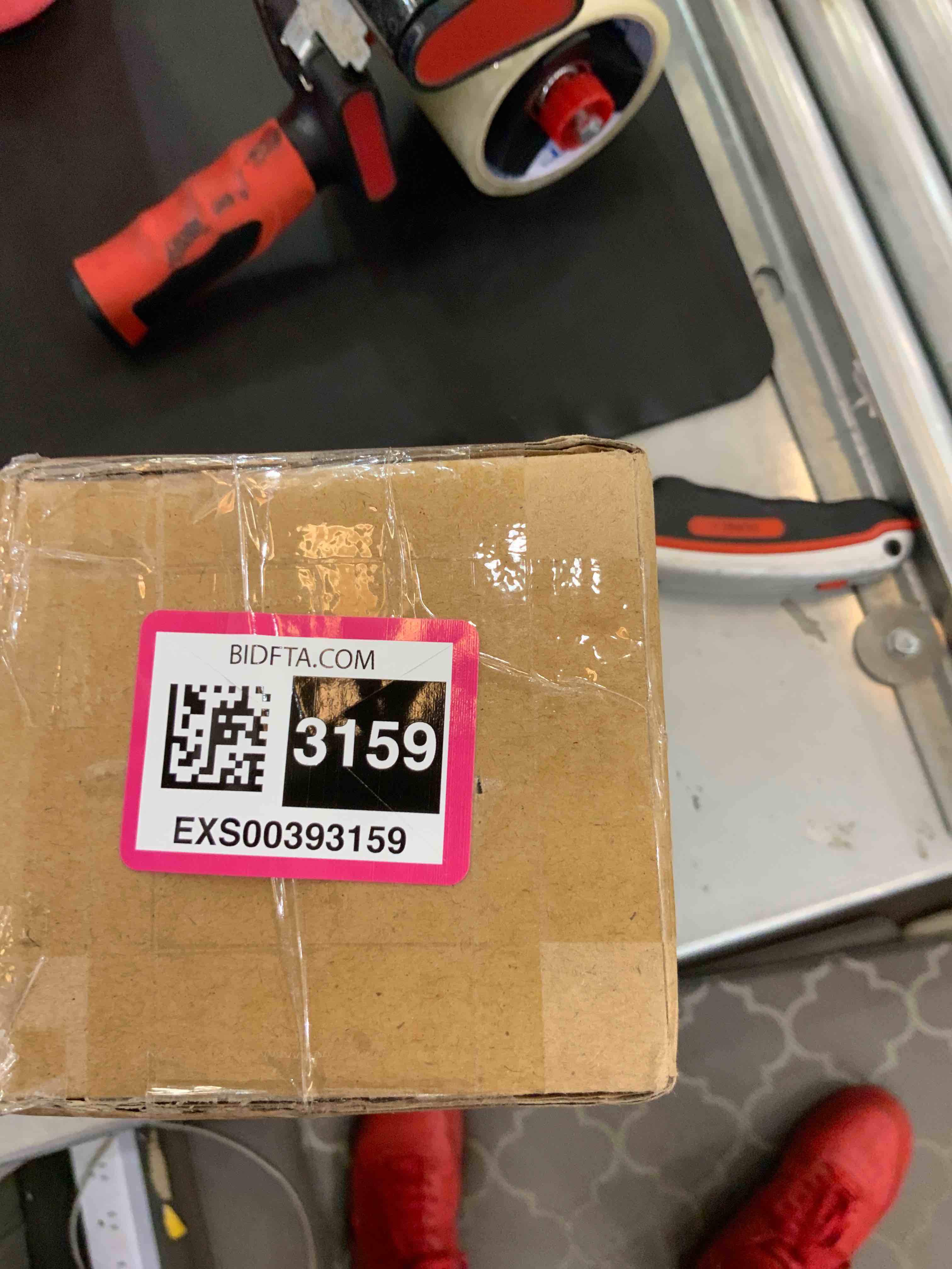 https://s3.amazonaws.com/lotting-images-prod/bidfta/EXS00393159_1691599656753.jpeg
