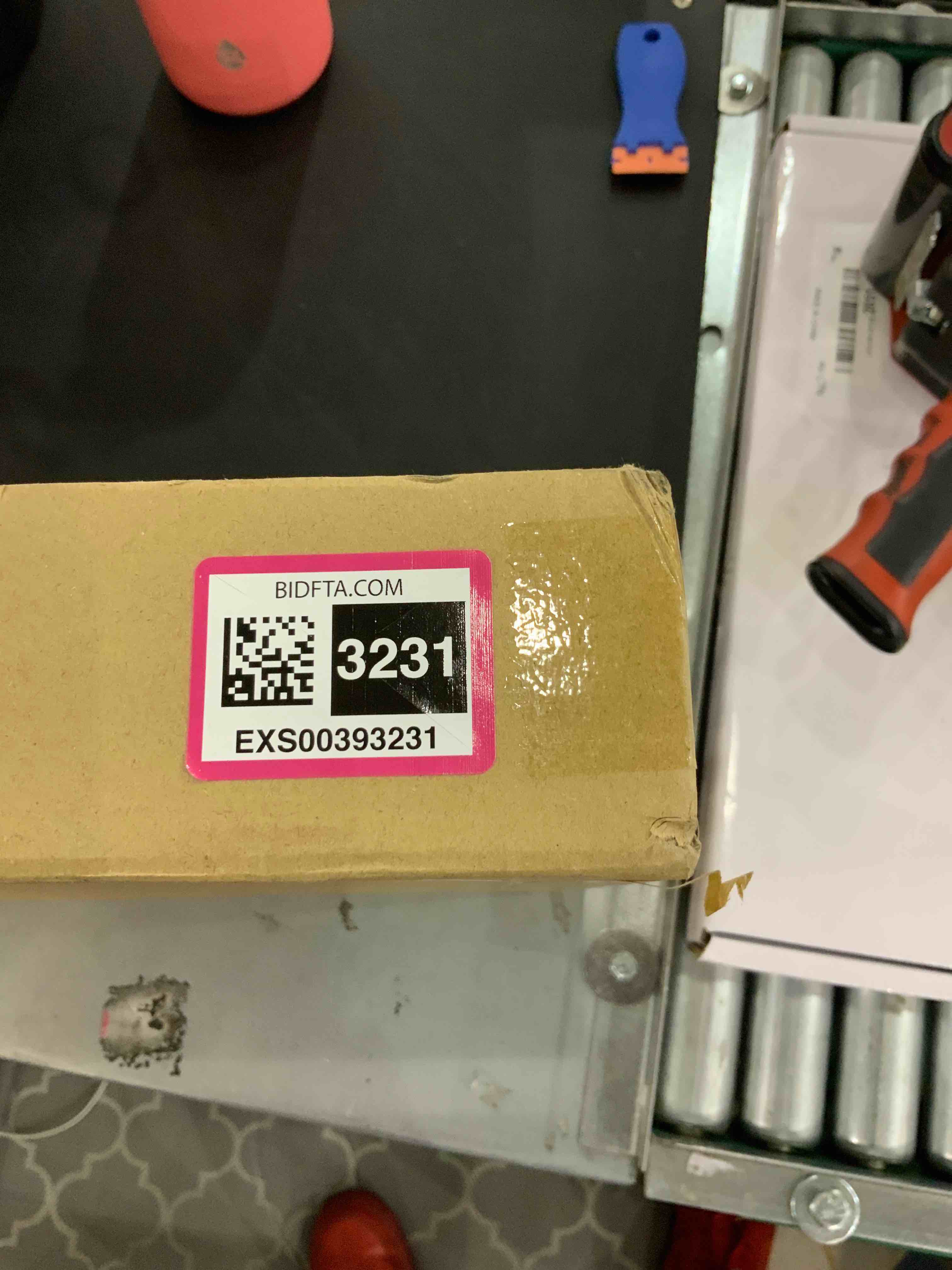https://s3.amazonaws.com/lotting-images-prod/bidfta/EXS00393231_1691666631427.jpeg