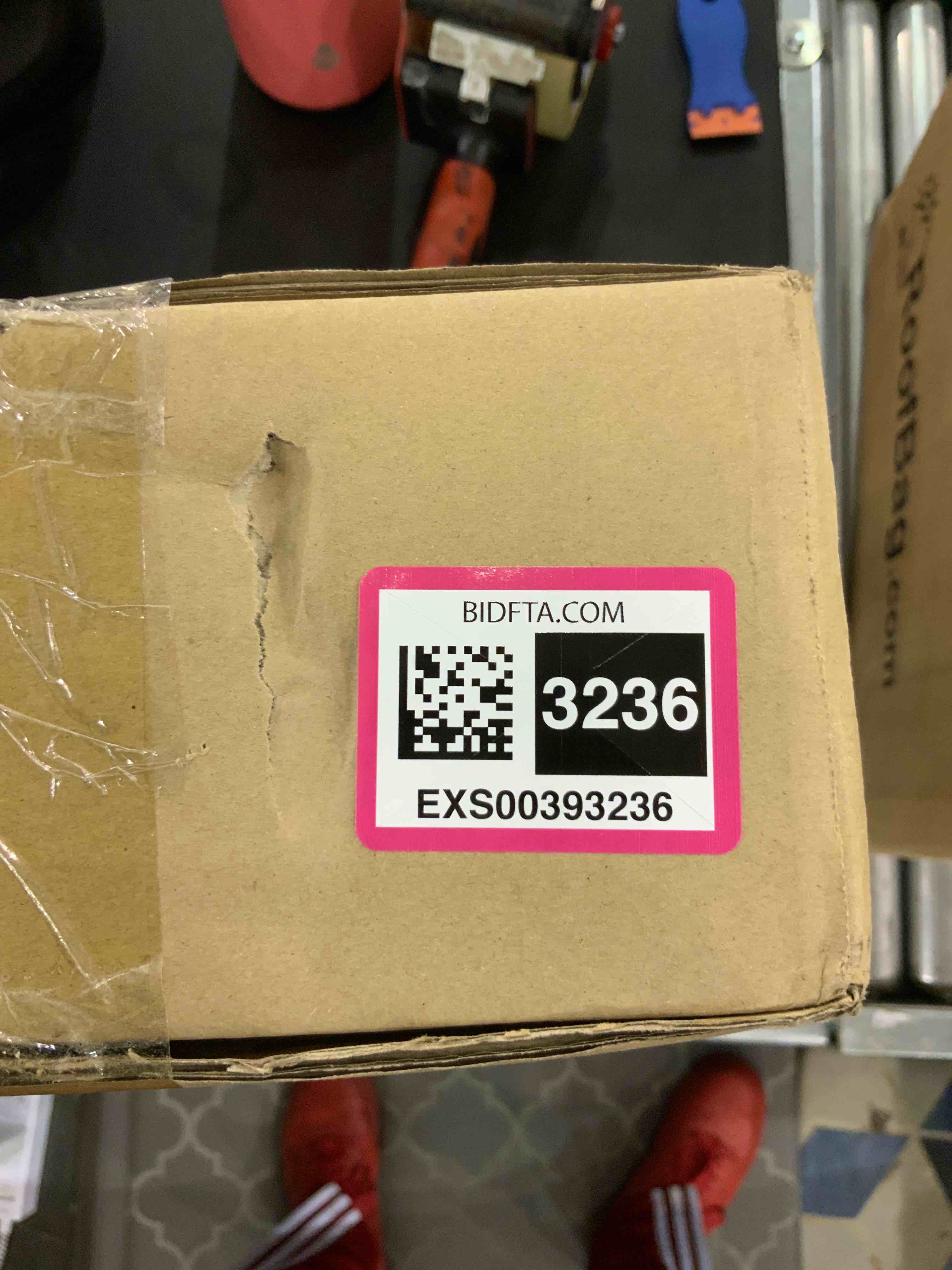 https://s3.amazonaws.com/lotting-images-prod/bidfta/EXS00393236_1691666983583.jpeg