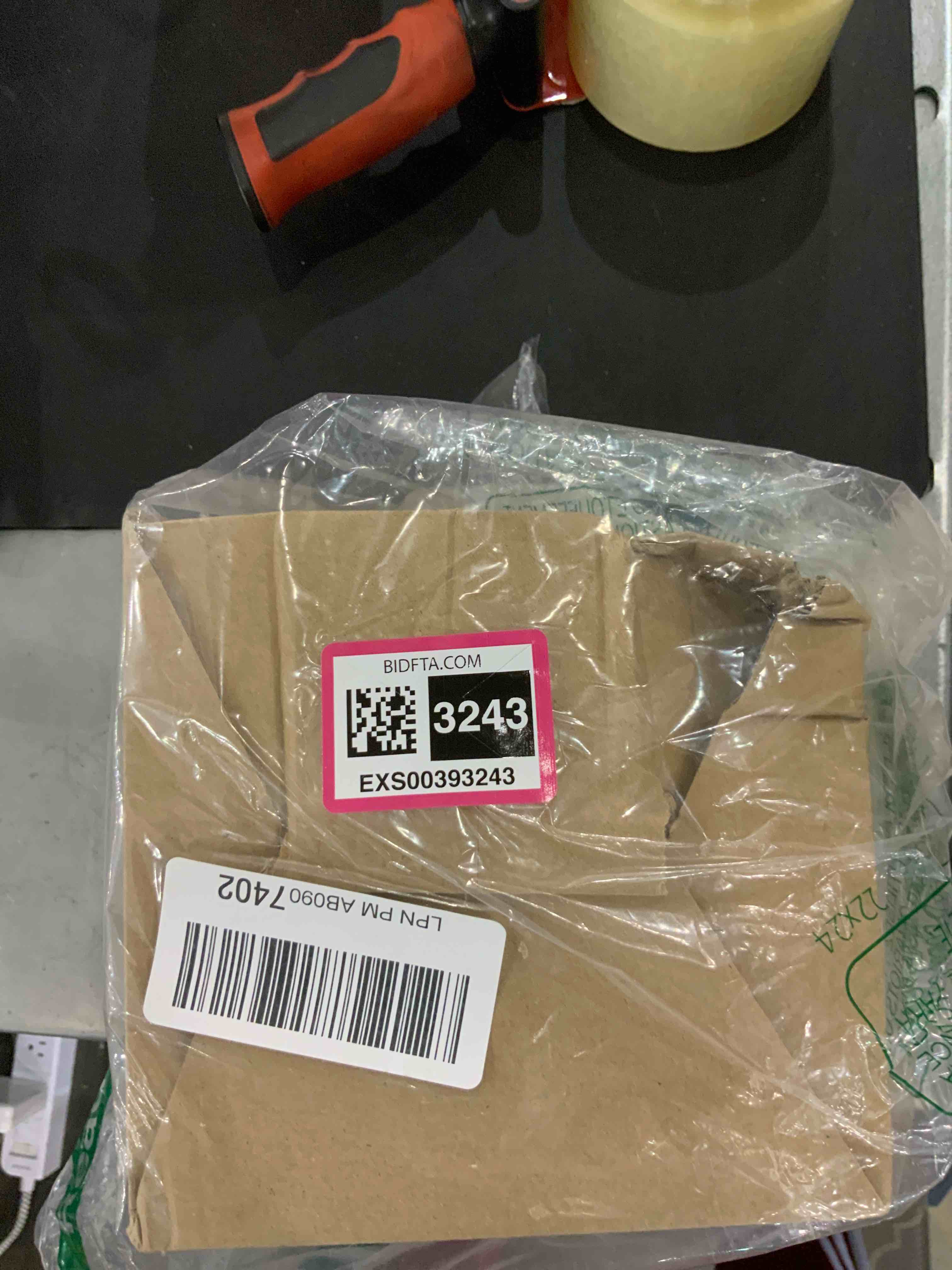 https://s3.amazonaws.com/lotting-images-prod/bidfta/EXS00393243_1691667519386.jpeg