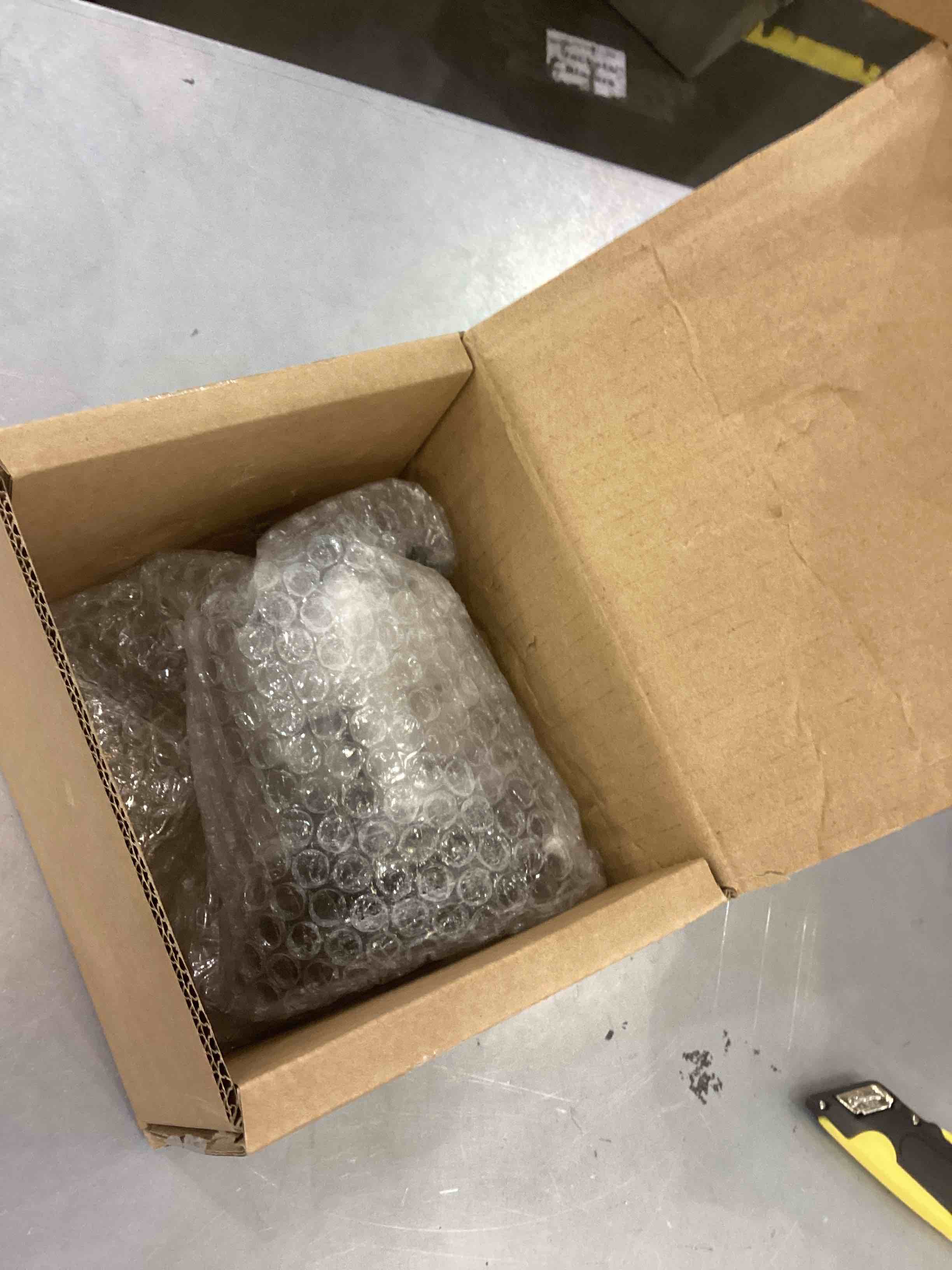 https://s3.amazonaws.com/lotting-images-prod/bidfta/EXS00393797_1691509167045.jpeg