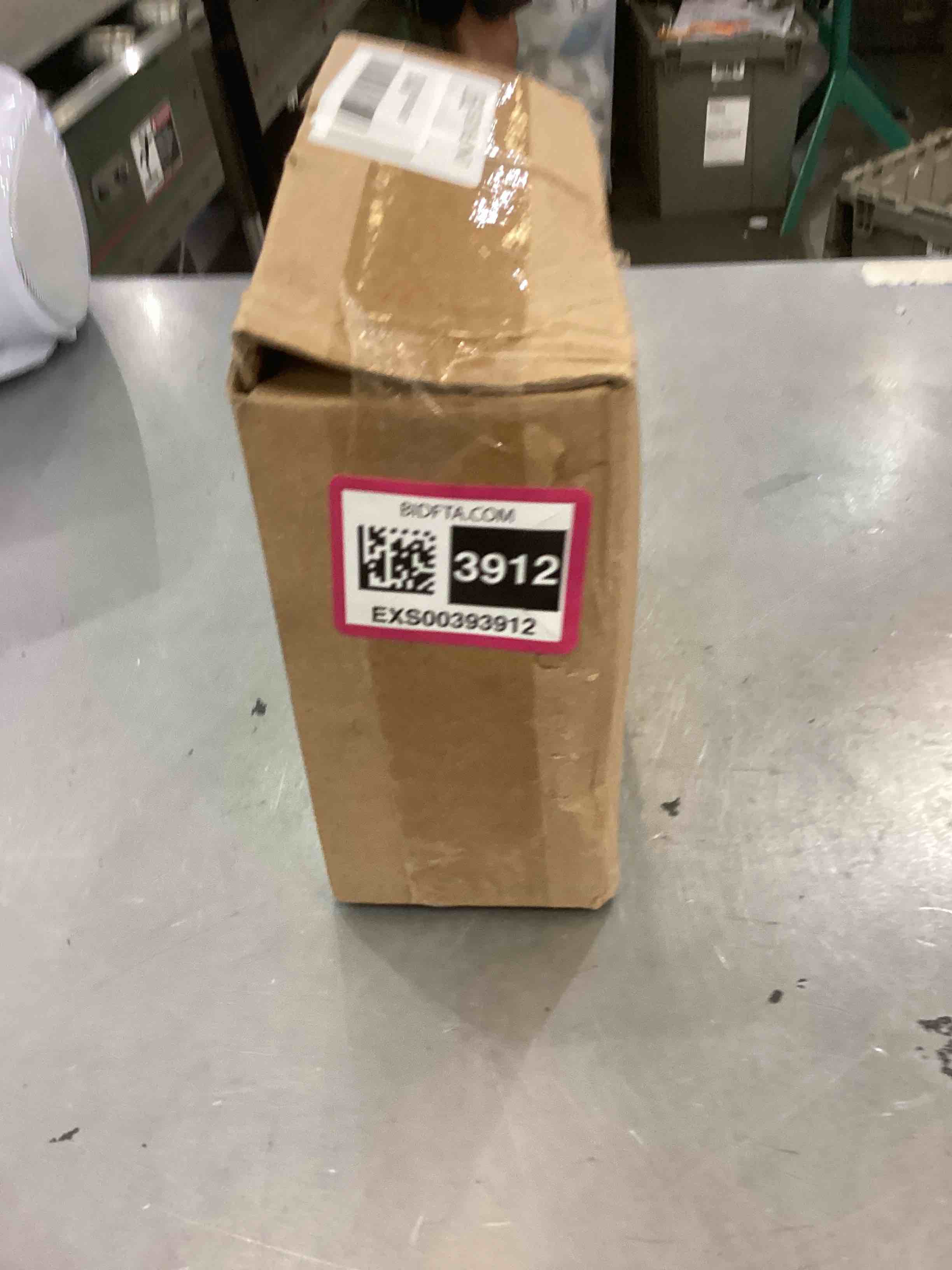 https://s3.amazonaws.com/lotting-images-prod/bidfta/EXS00393912_1691521632971.jpeg