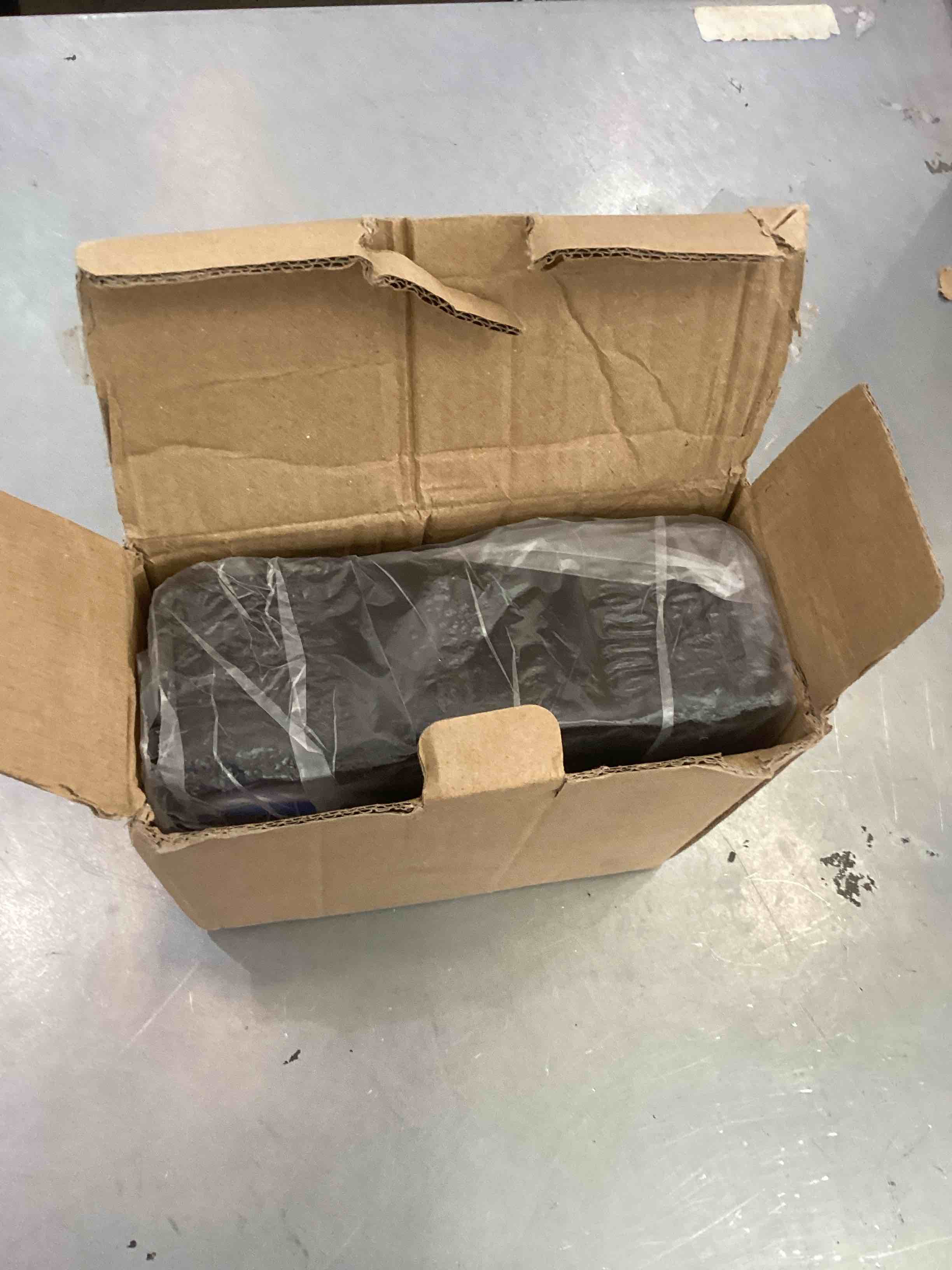 https://s3.amazonaws.com/lotting-images-prod/bidfta/EXS00393912_1691521644825.jpeg