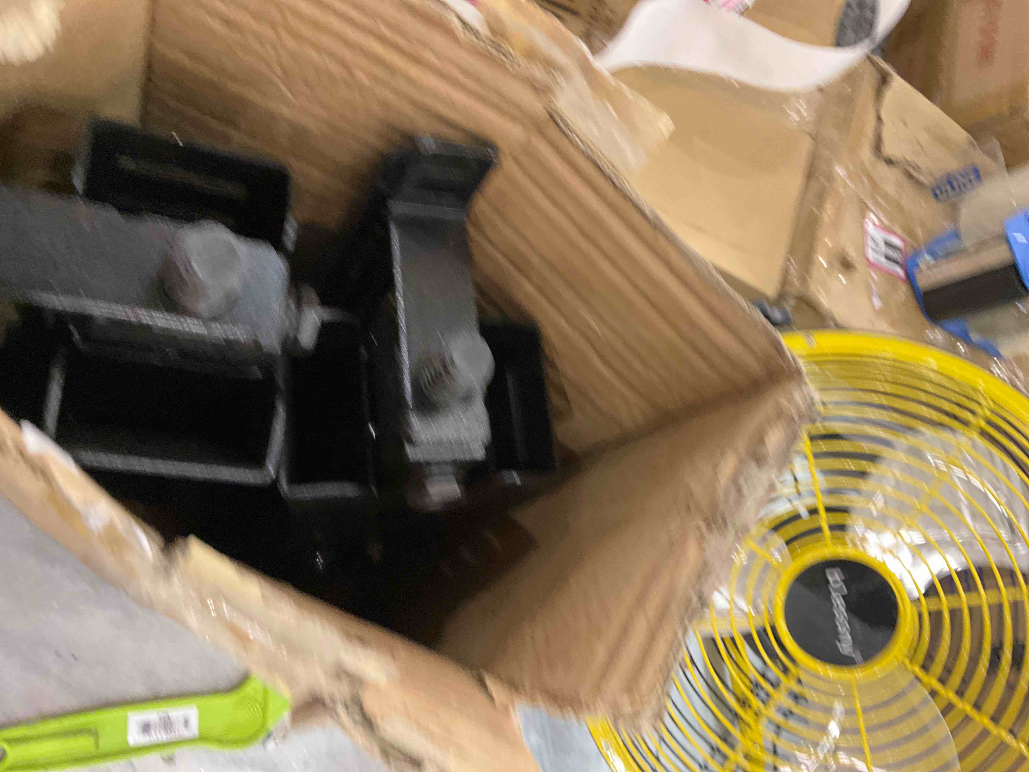 https://s3.amazonaws.com/lotting-images-prod/bidfta/EXS00394303_1691590591643.jpeg