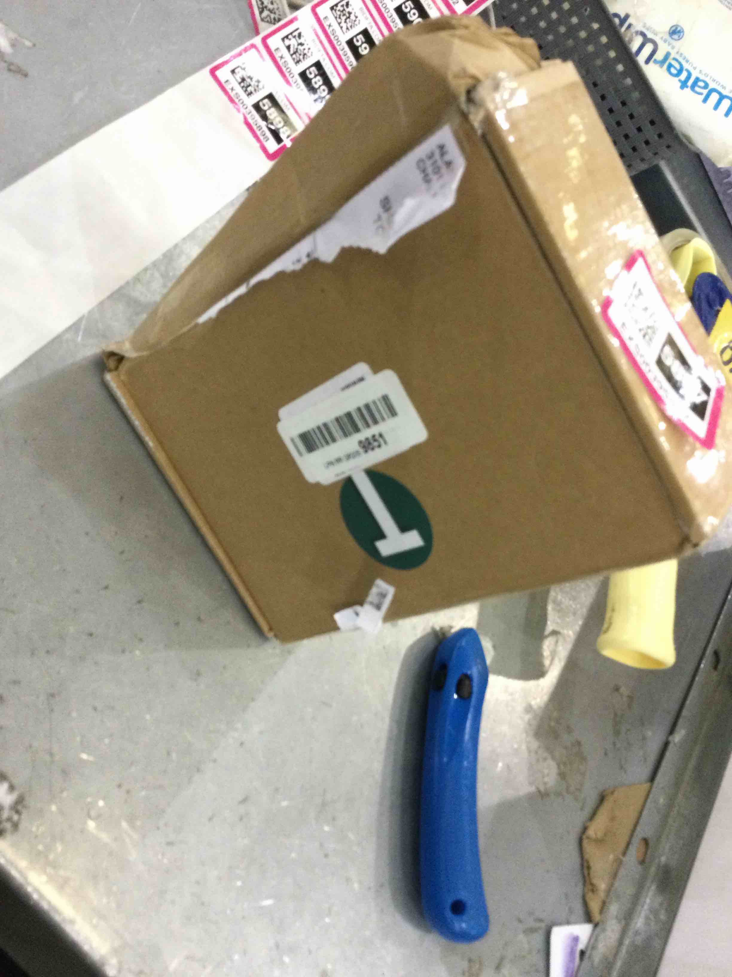 https://s3.amazonaws.com/lotting-images-prod/bidfta/EXS00395897_1691593088317.jpeg