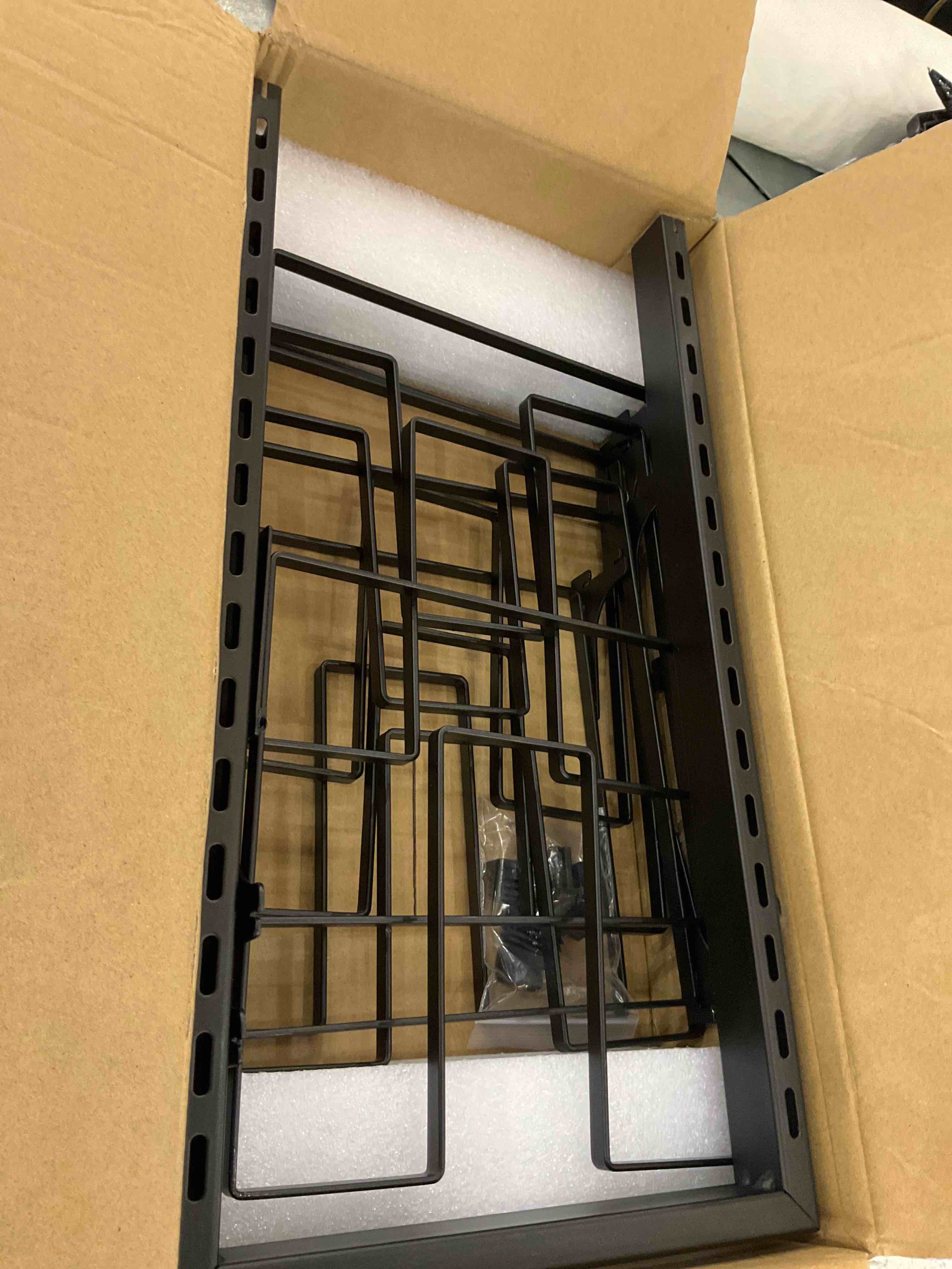 https://s3.amazonaws.com/lotting-images-prod/bidfta/EXS00396625_1691176319562.jpeg