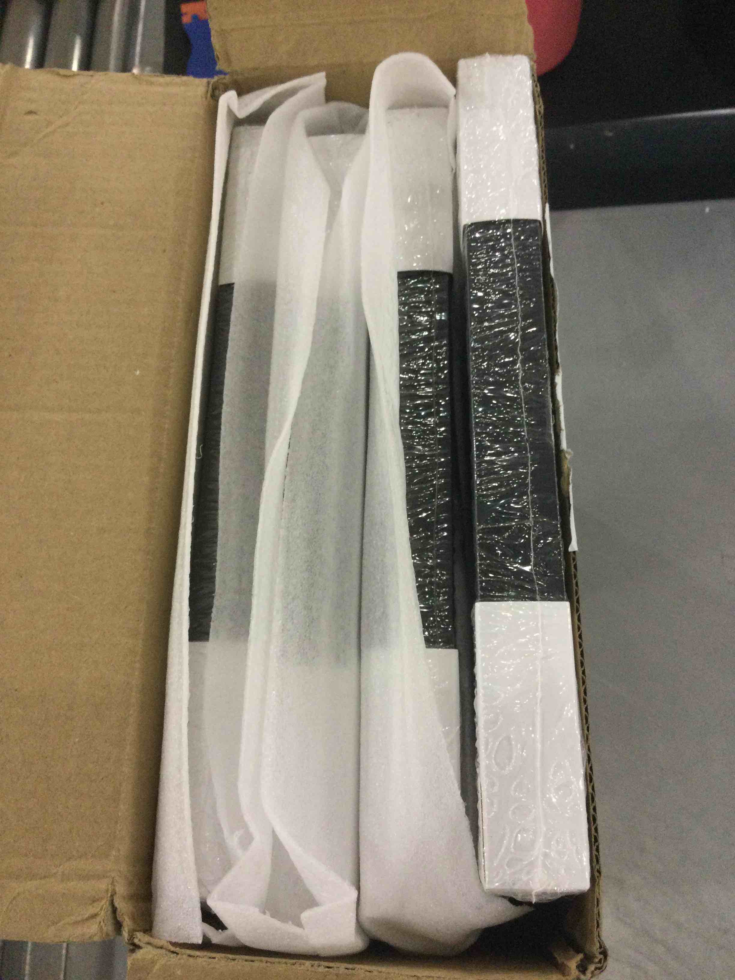 https://s3.amazonaws.com/lotting-images-prod/bidfta/EXS00396921_1691666987333.jpeg
