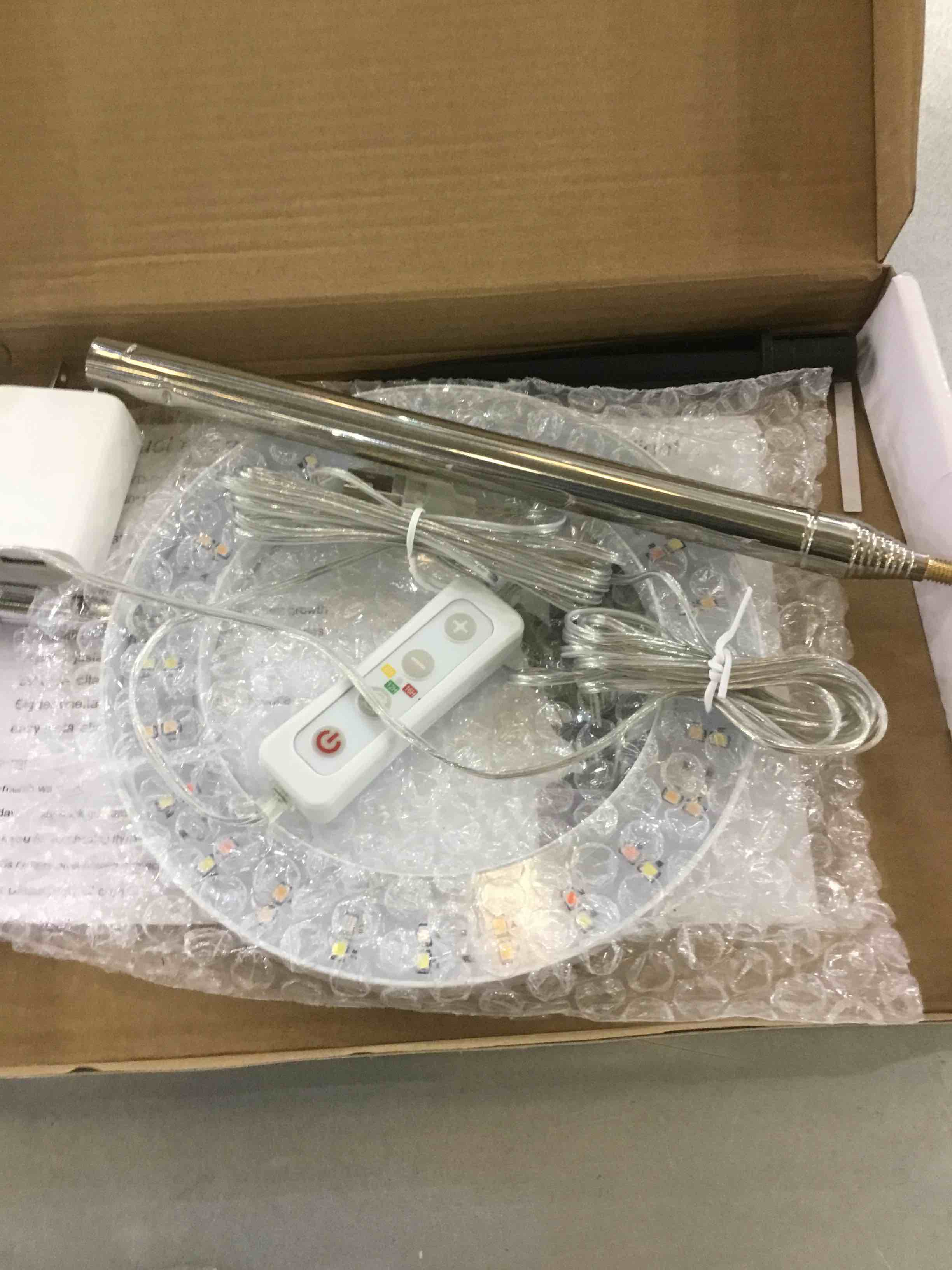 https://s3.amazonaws.com/lotting-images-prod/bidfta/EXS00397436_1691519977621.jpeg