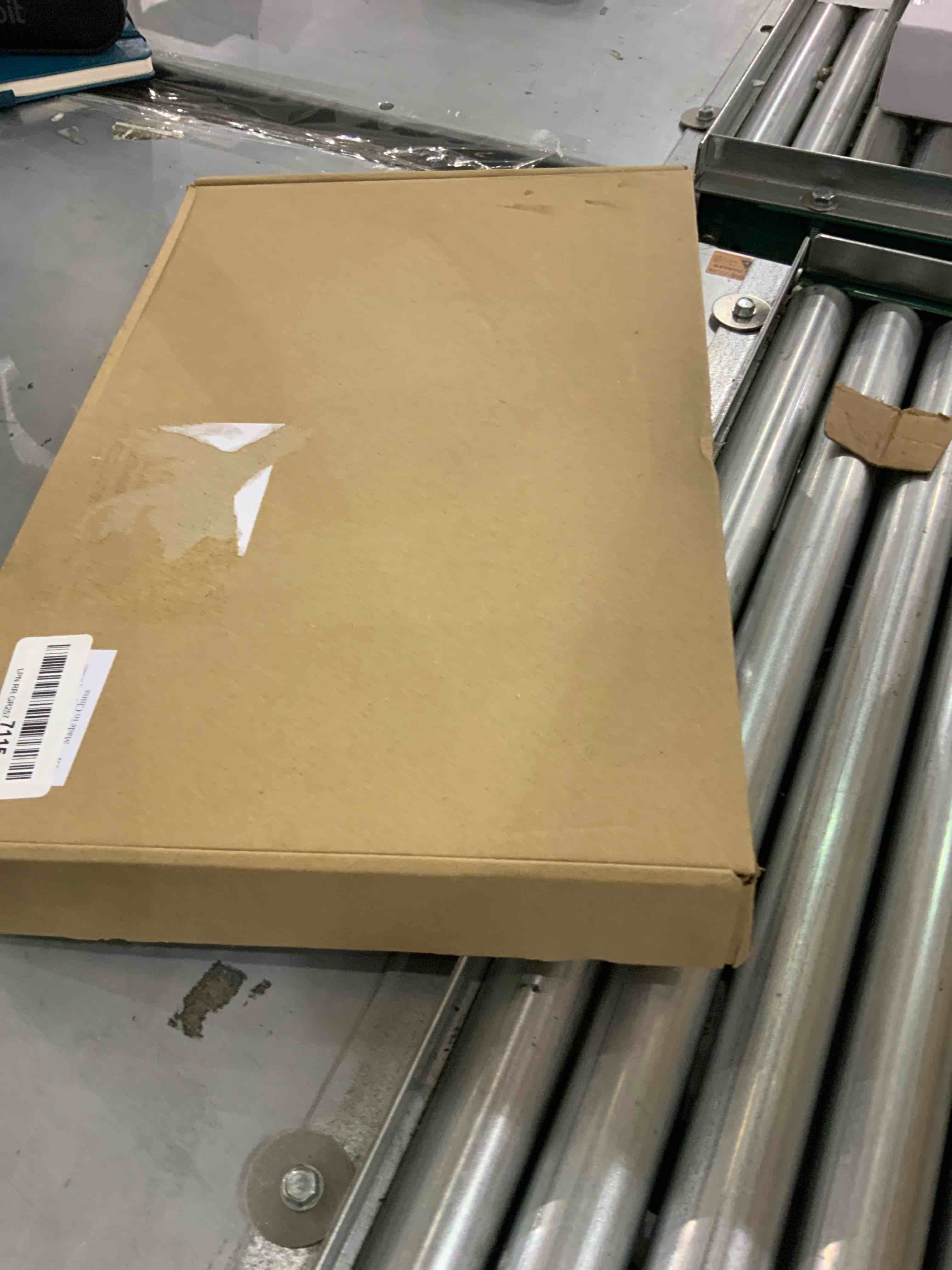https://s3.amazonaws.com/lotting-images-prod/bidfta/EXS00397544_1691410565877.jpeg
