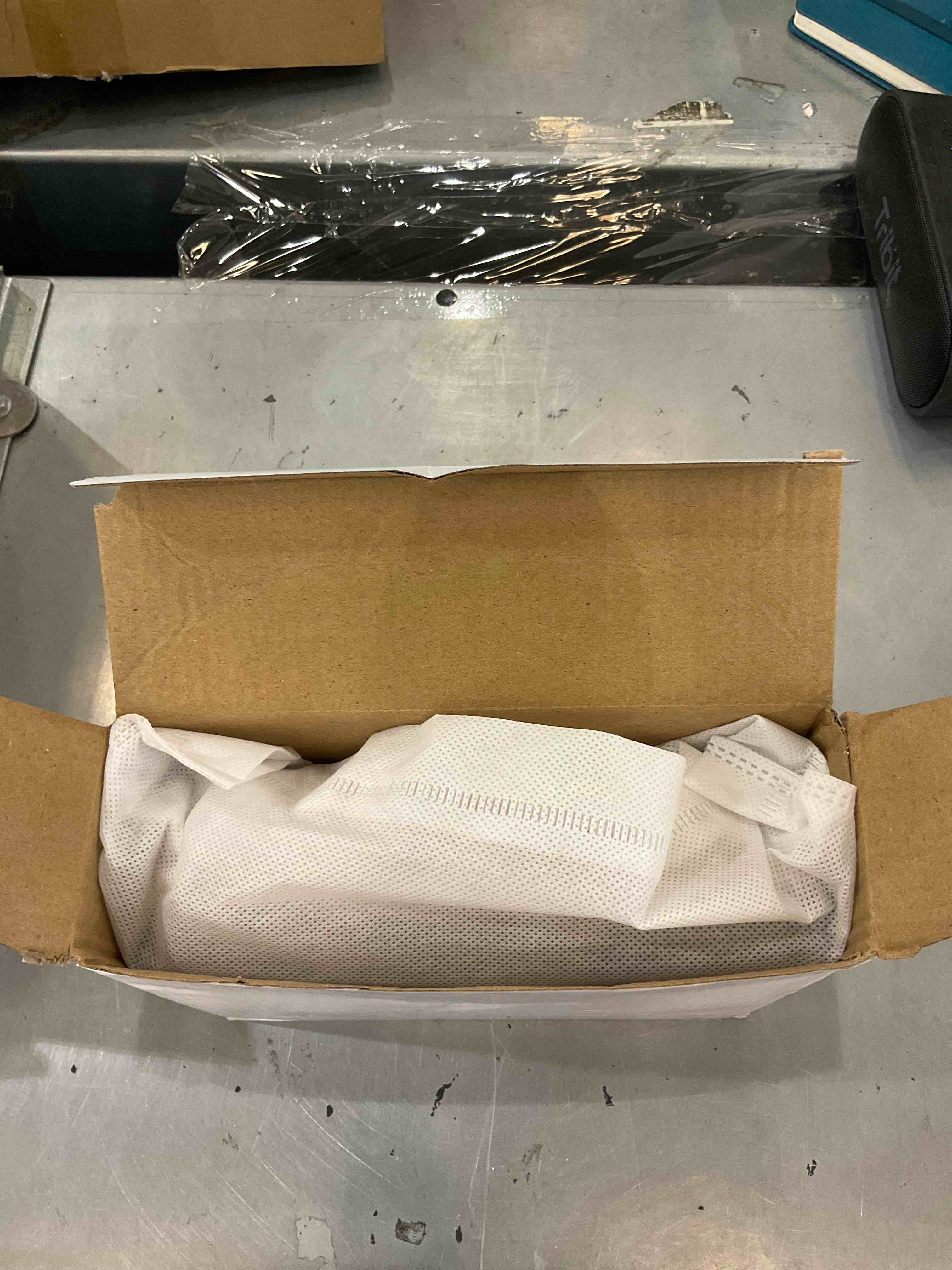 https://s3.amazonaws.com/lotting-images-prod/bidfta/EXS00398868_1691176198254.jpeg
