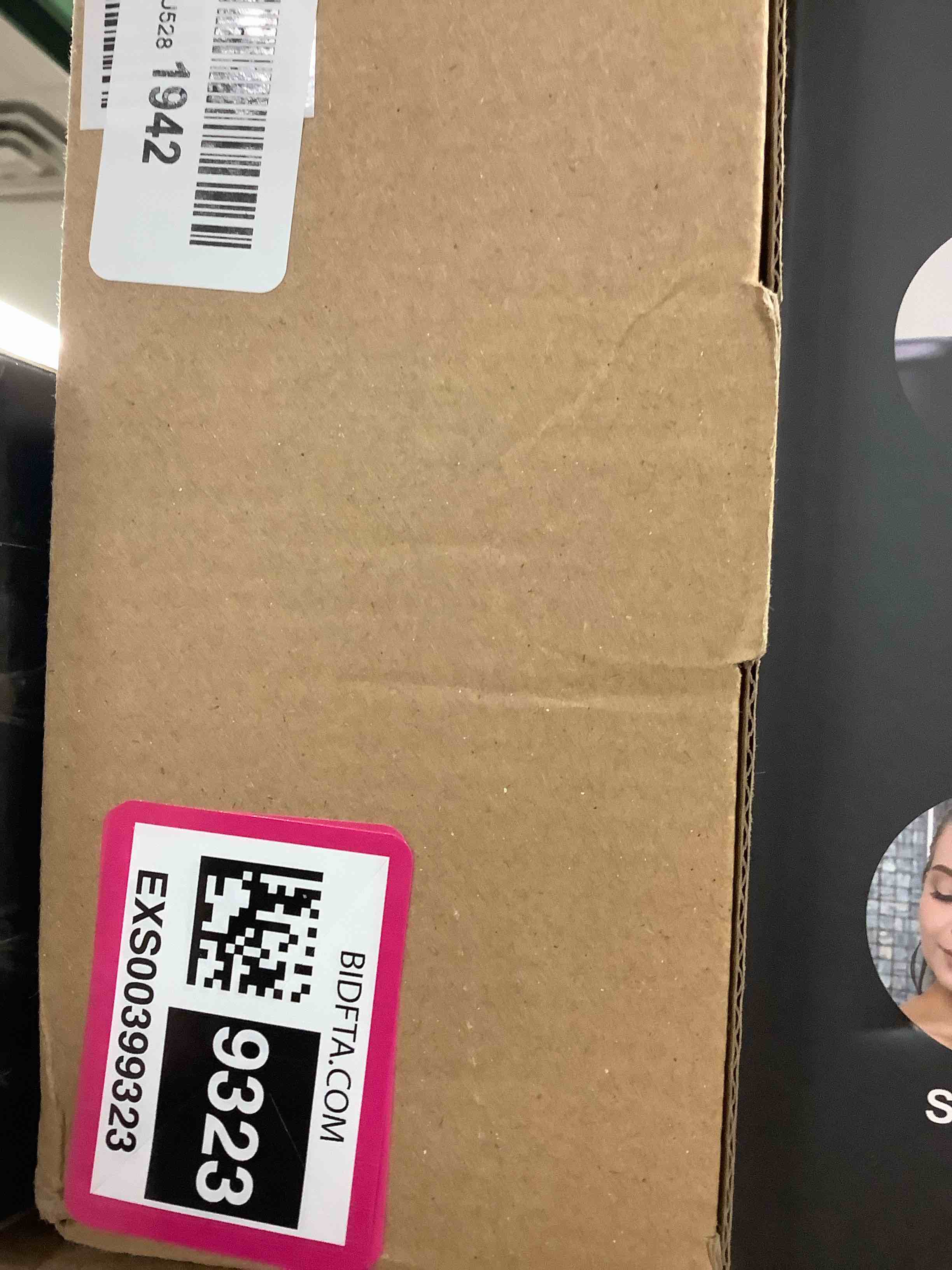 https://s3.amazonaws.com/lotting-images-prod/bidfta/EXS00399323_1695940841735.jpeg