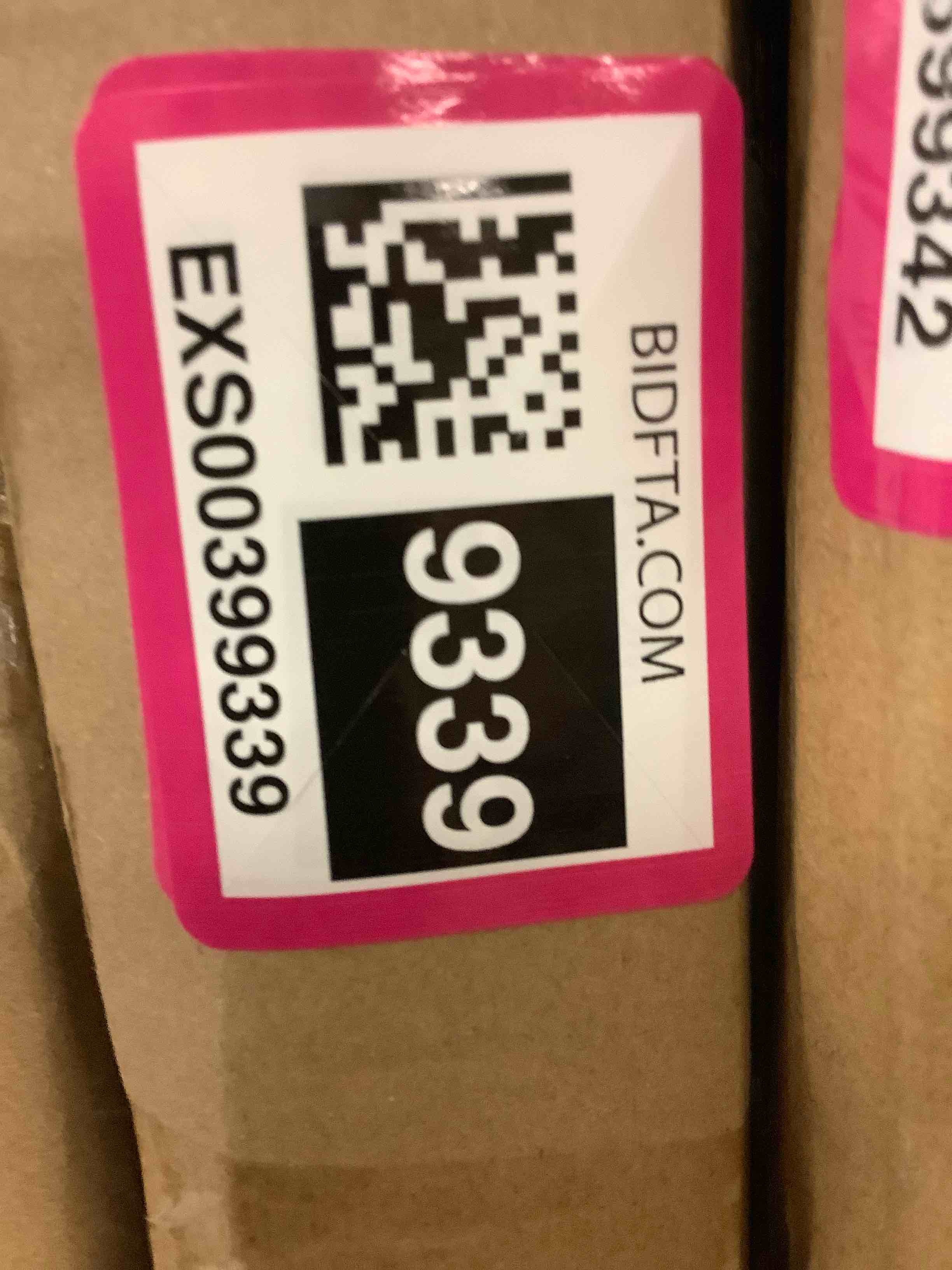 https://s3.amazonaws.com/lotting-images-prod/bidfta/EXS00399339_1695943157168.jpeg