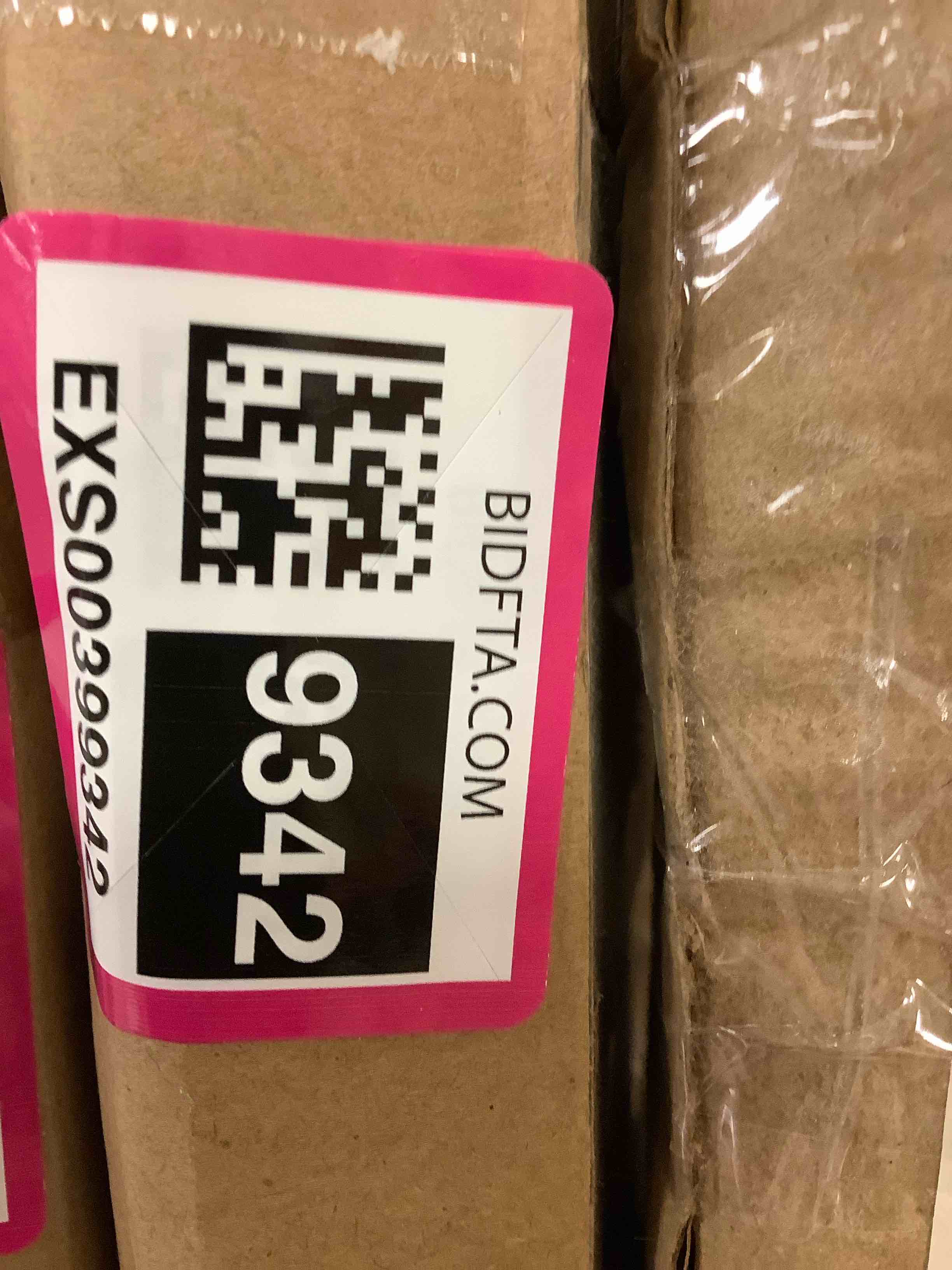 https://s3.amazonaws.com/lotting-images-prod/bidfta/EXS00399342_1695943129442.jpeg