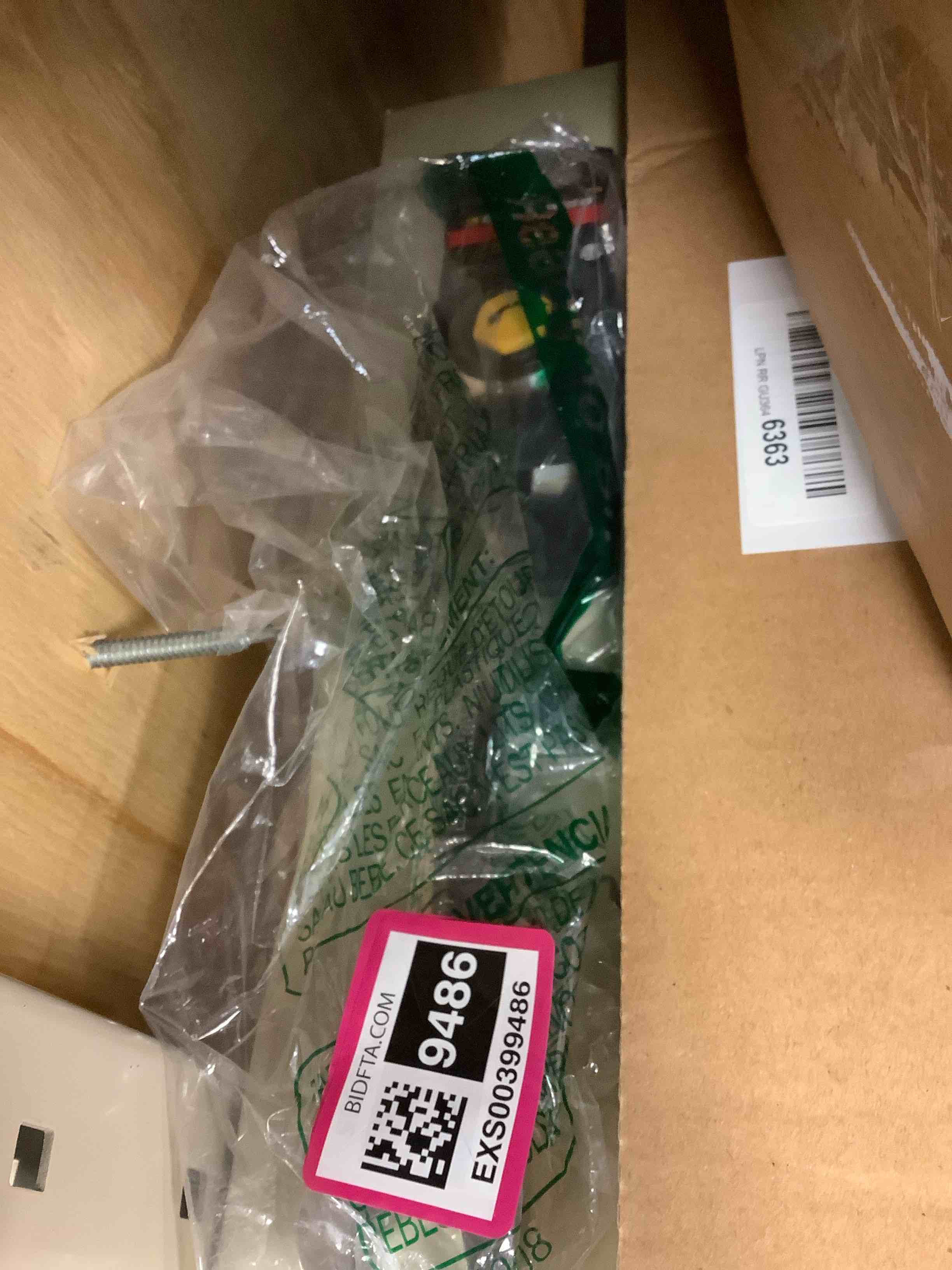 https://s3.amazonaws.com/lotting-images-prod/bidfta/EXS00399486_1696024845753.jpeg