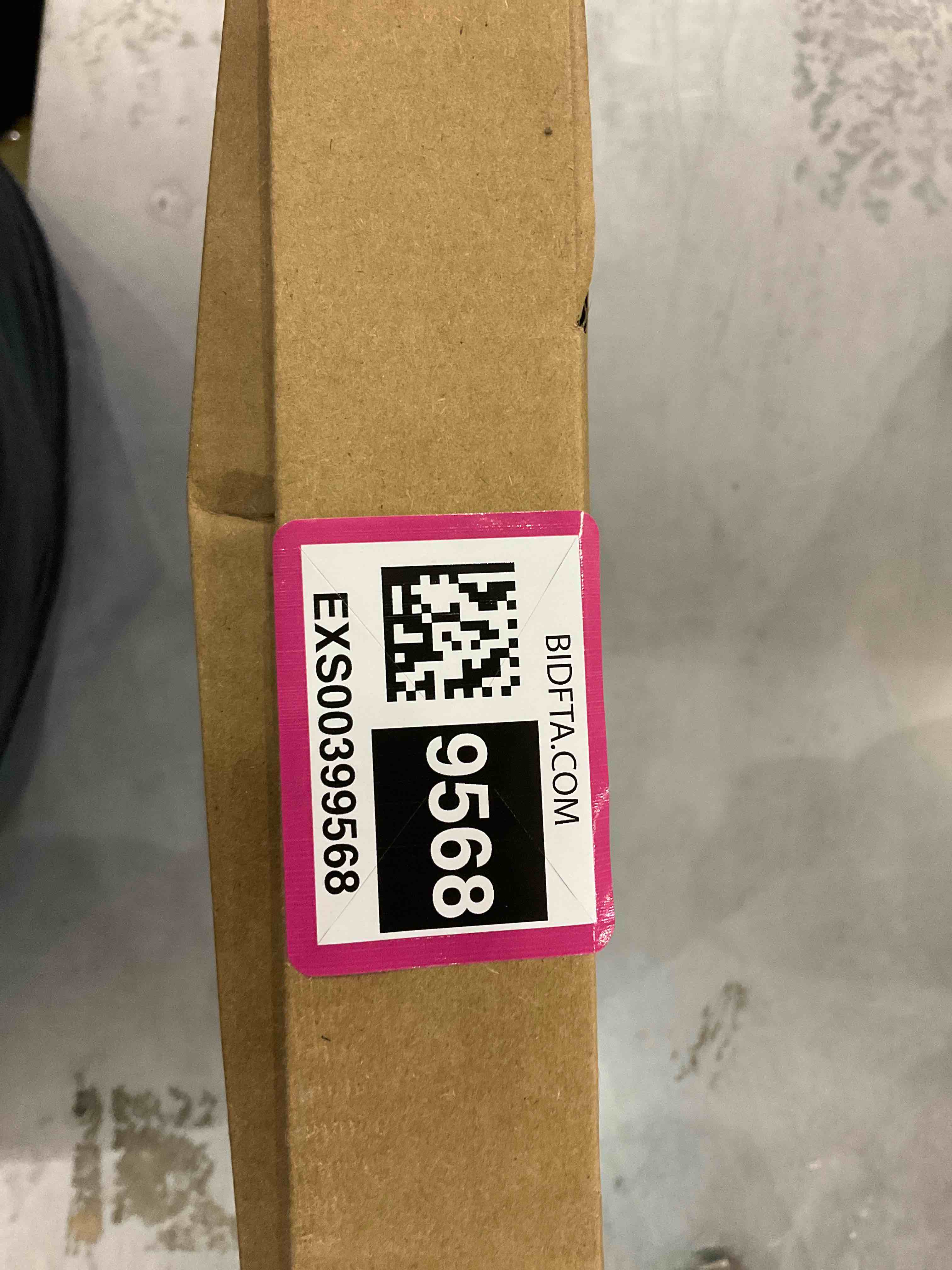 https://s3.amazonaws.com/lotting-images-prod/bidfta/EXS00399568_1691156533208.jpeg