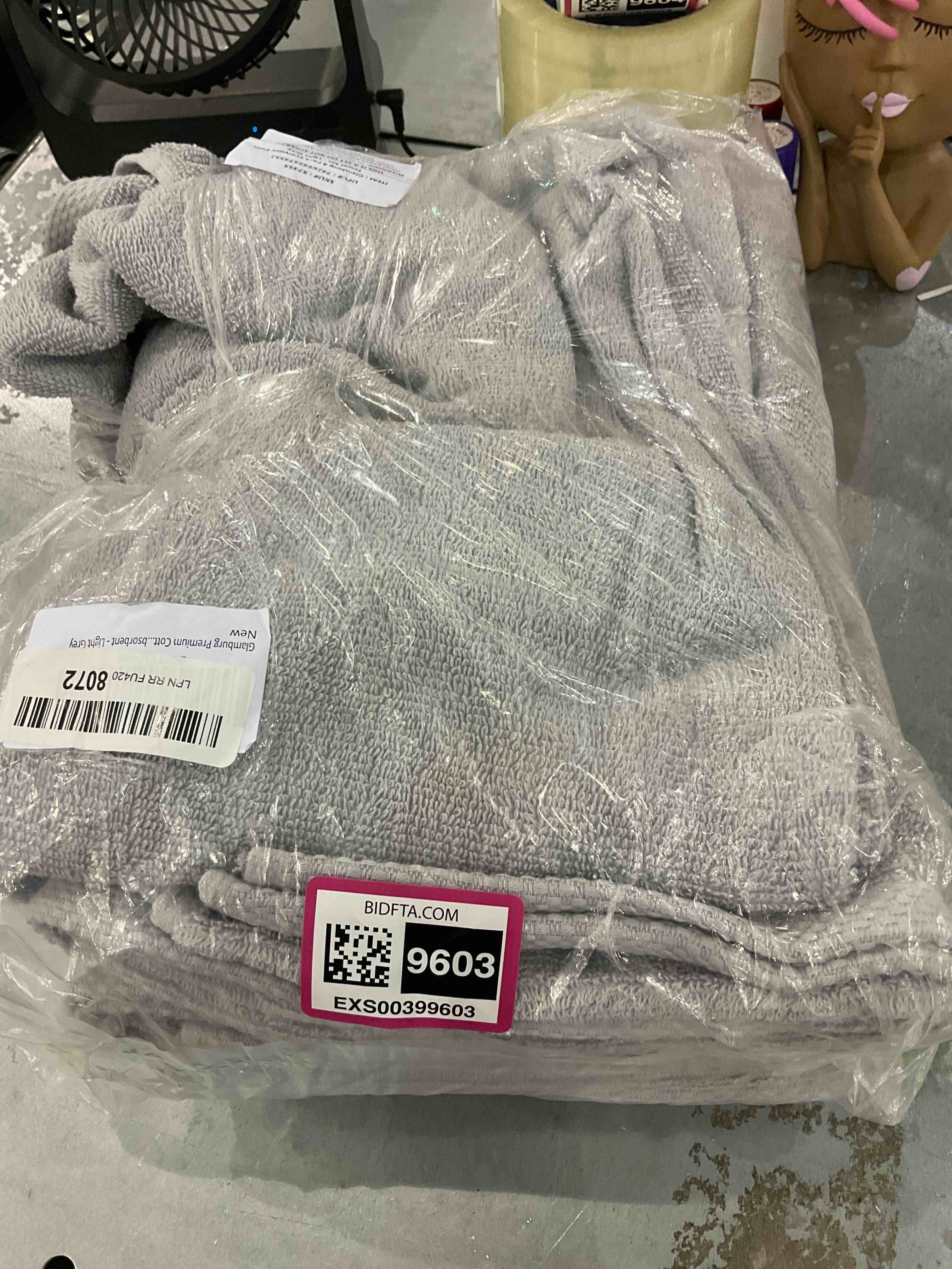 https://s3.amazonaws.com/lotting-images-prod/bidfta/EXS00399603_1691159344850.jpeg