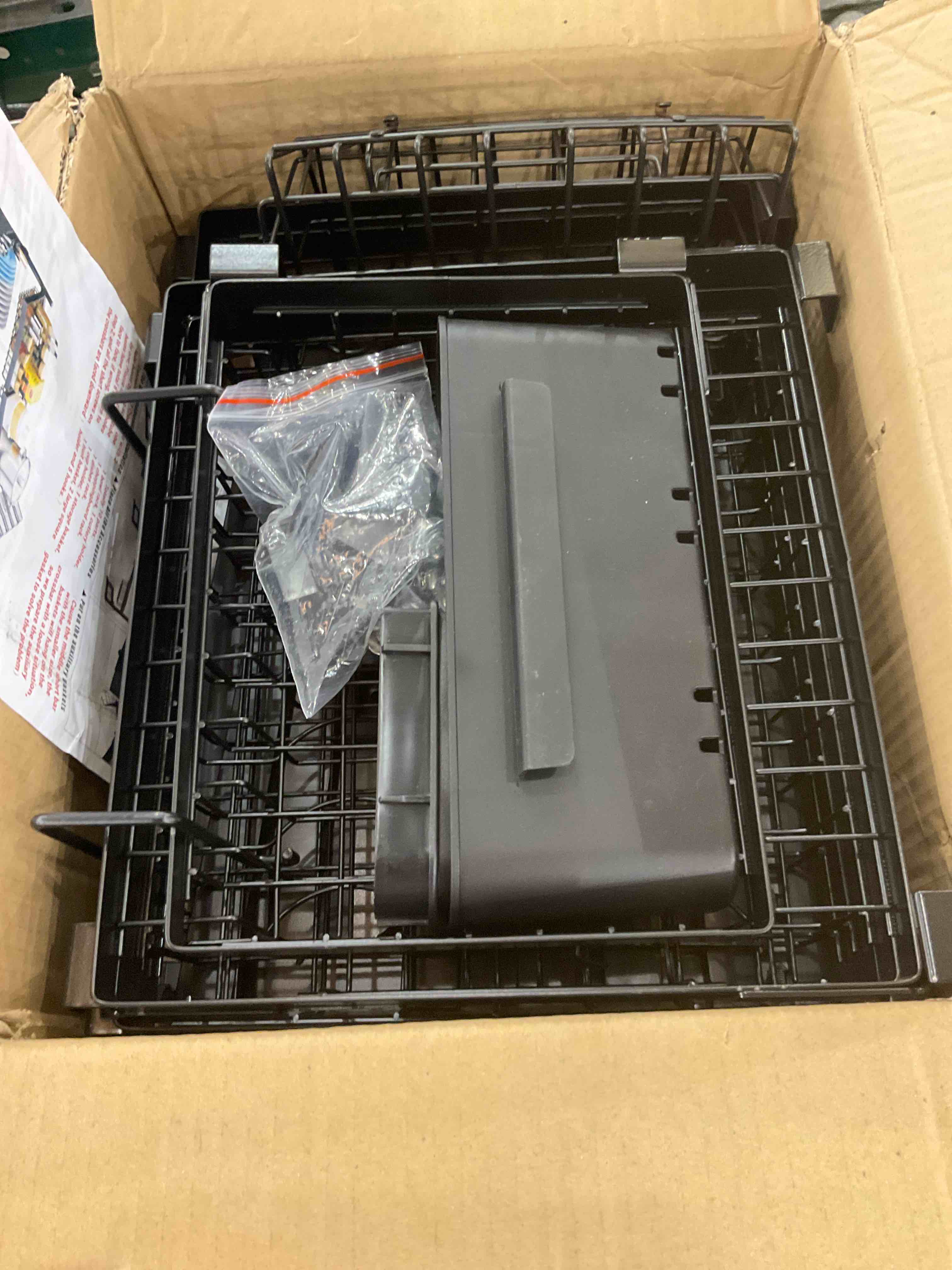 https://s3.amazonaws.com/lotting-images-prod/bidfta/EXS00400162_1695131960624.jpeg