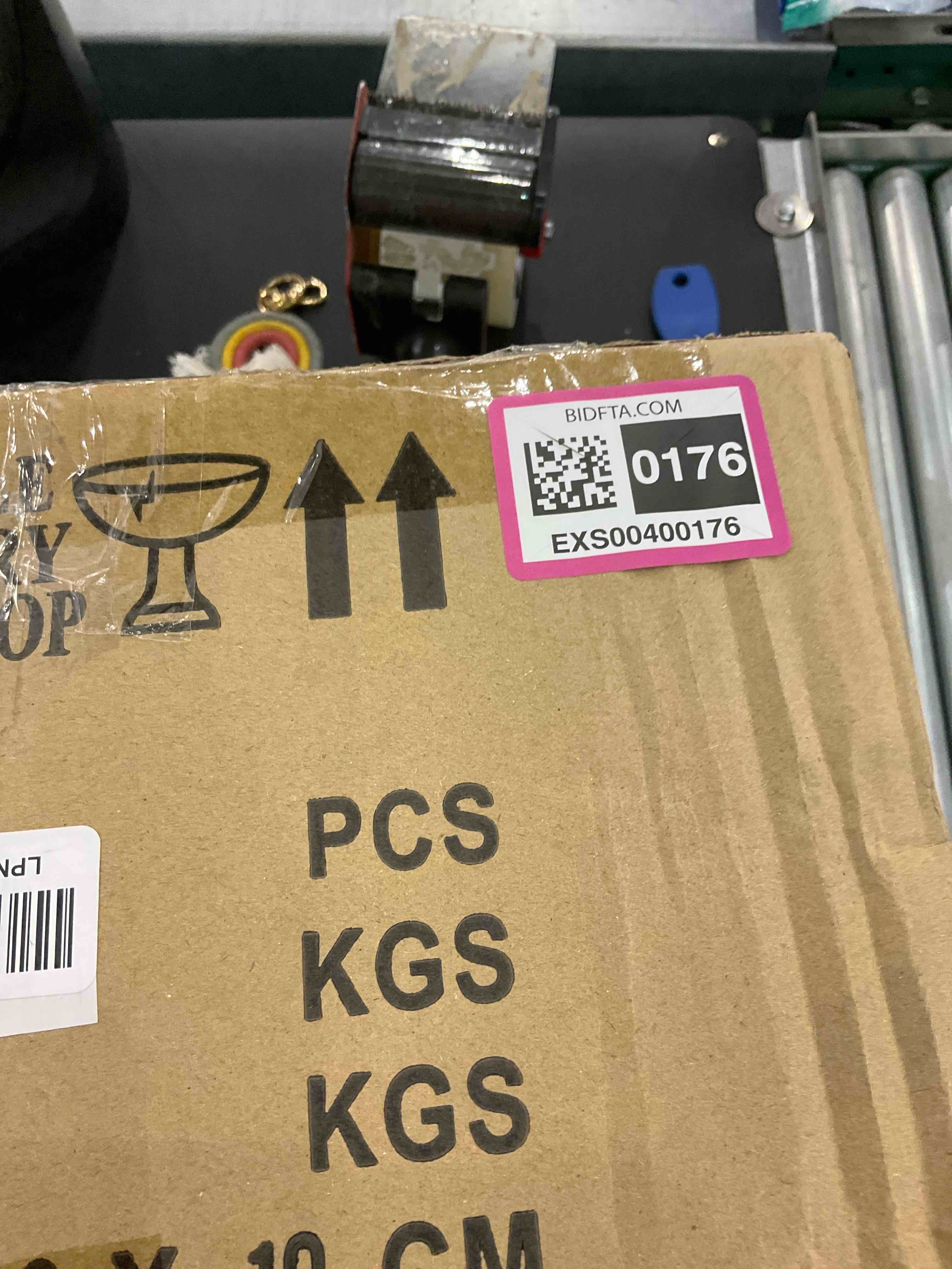 https://s3.amazonaws.com/lotting-images-prod/bidfta/EXS00400176_1695208869620.jpeg