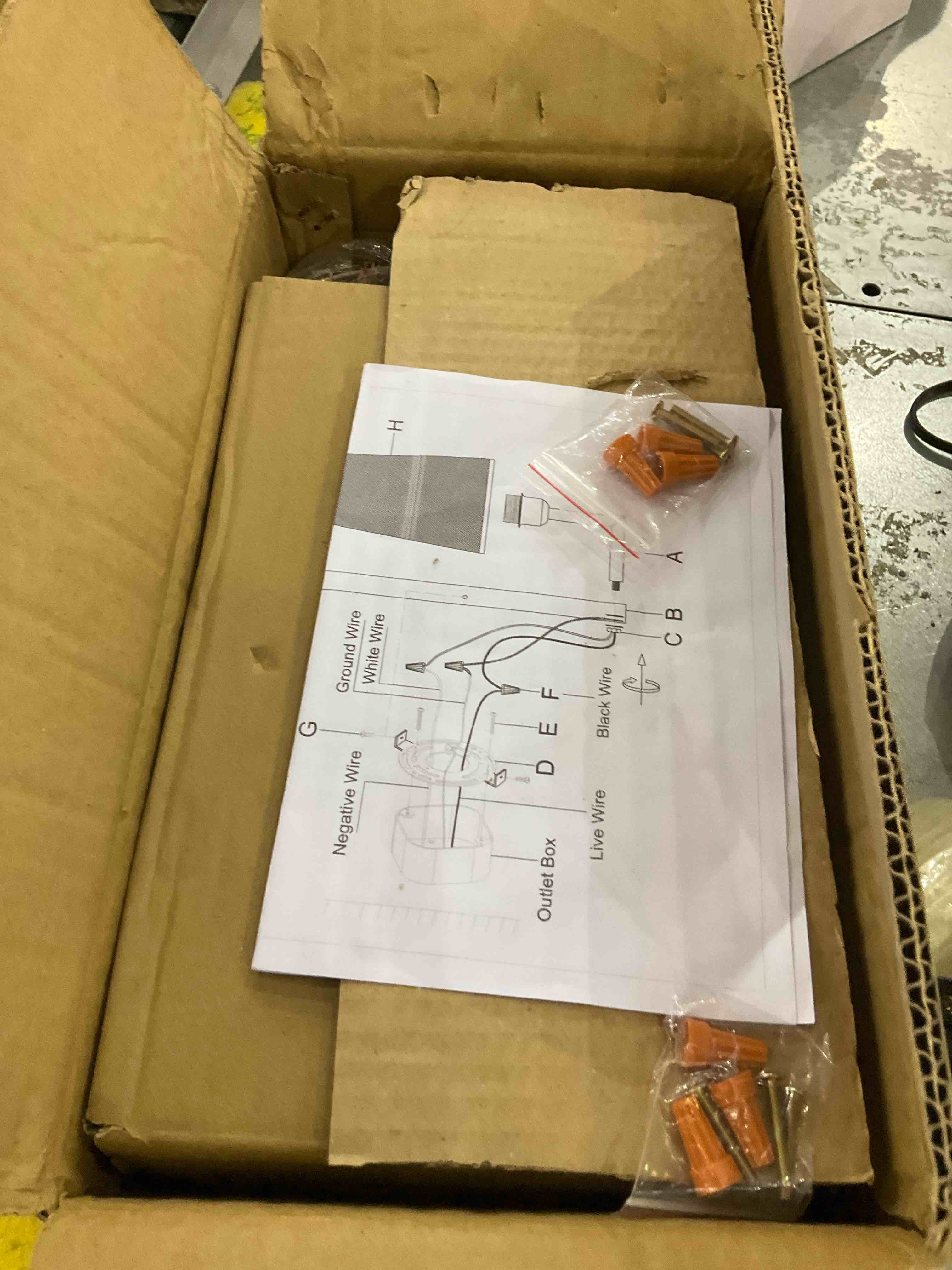https://s3.amazonaws.com/lotting-images-prod/bidfta/EXS00400194_1695321135896.jpeg