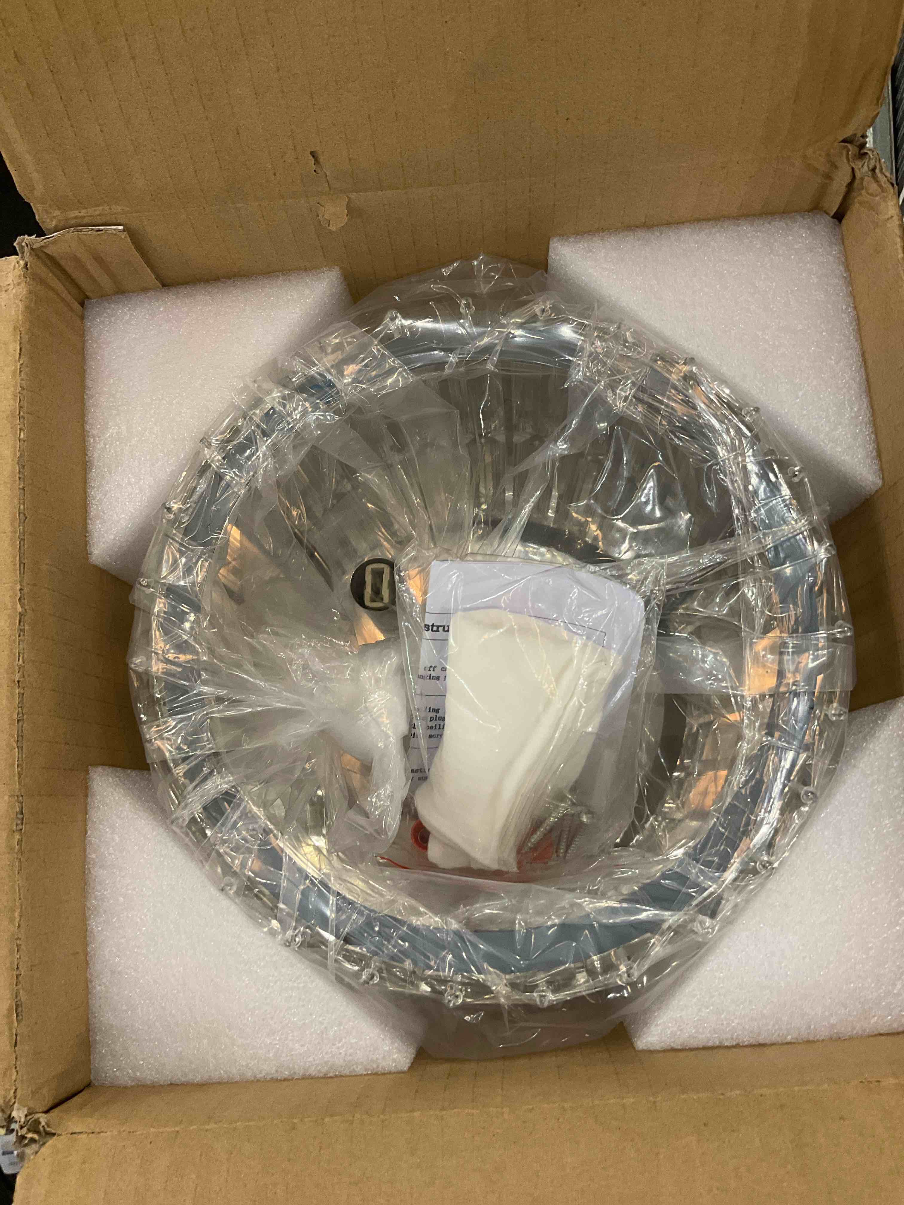 https://s3.amazonaws.com/lotting-images-prod/bidfta/EXS00400232_1695752503403.jpeg