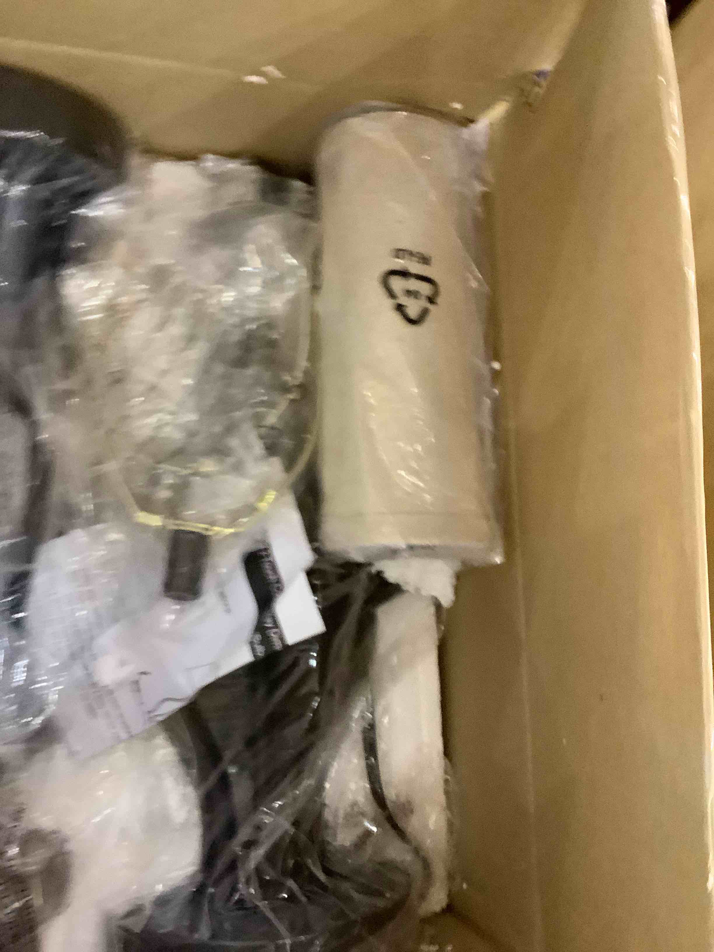 https://s3.amazonaws.com/lotting-images-prod/bidfta/EXS00400505_1694020568447.jpeg