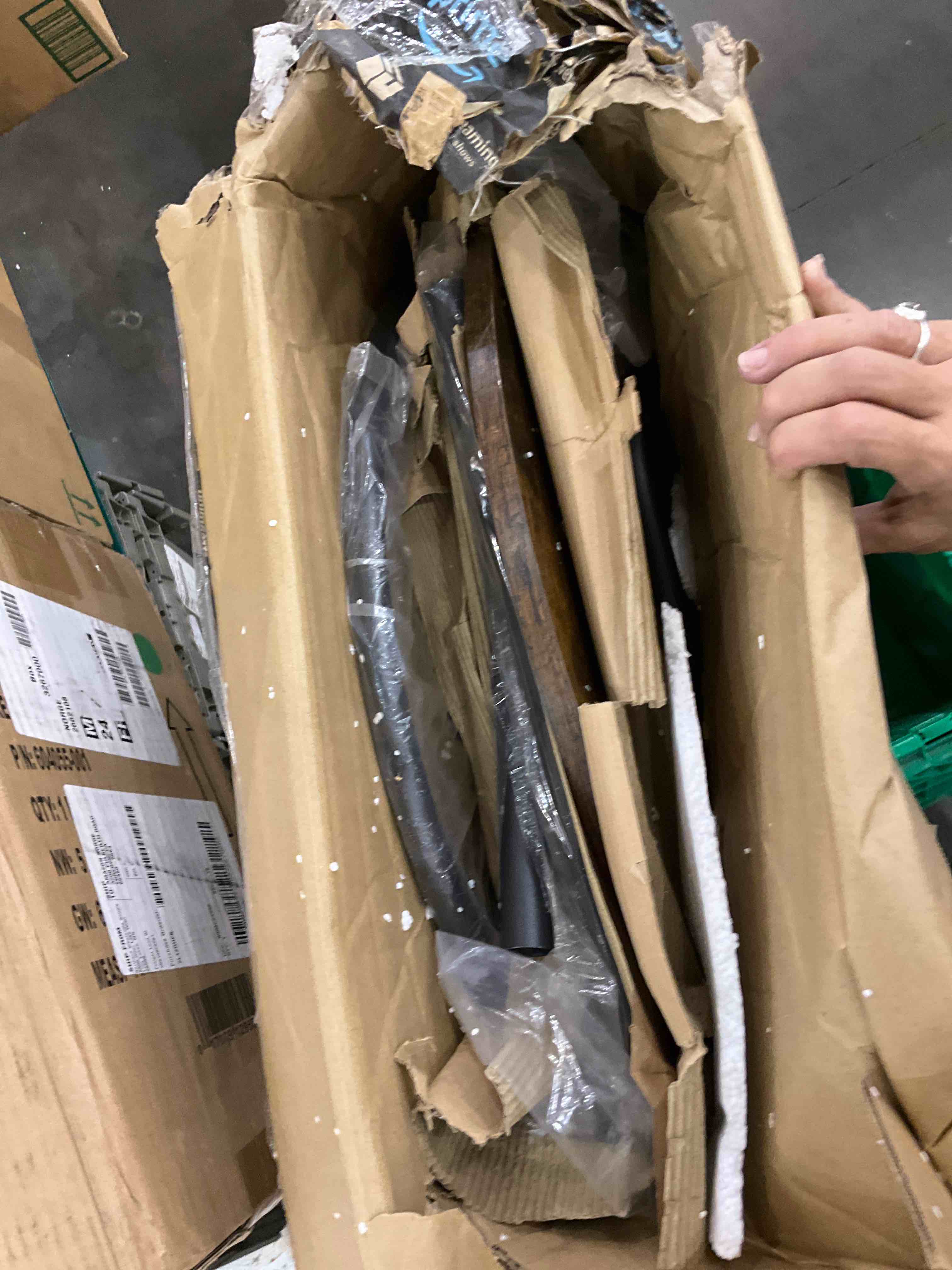 https://s3.amazonaws.com/lotting-images-prod/bidfta/EXS00400548_1694179684023.jpeg