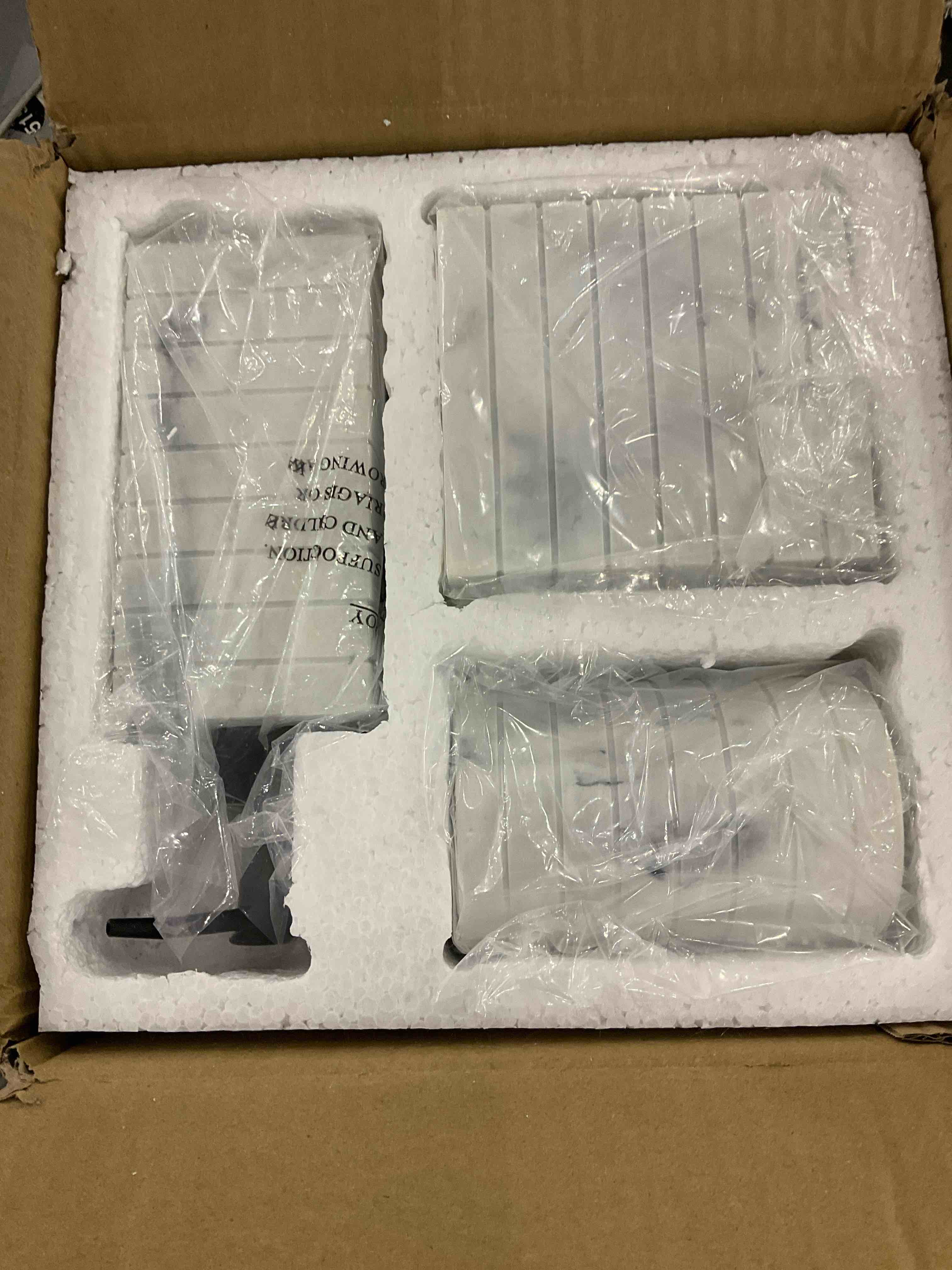 https://s3.amazonaws.com/lotting-images-prod/bidfta/EXS00400737_1695208717773.jpeg