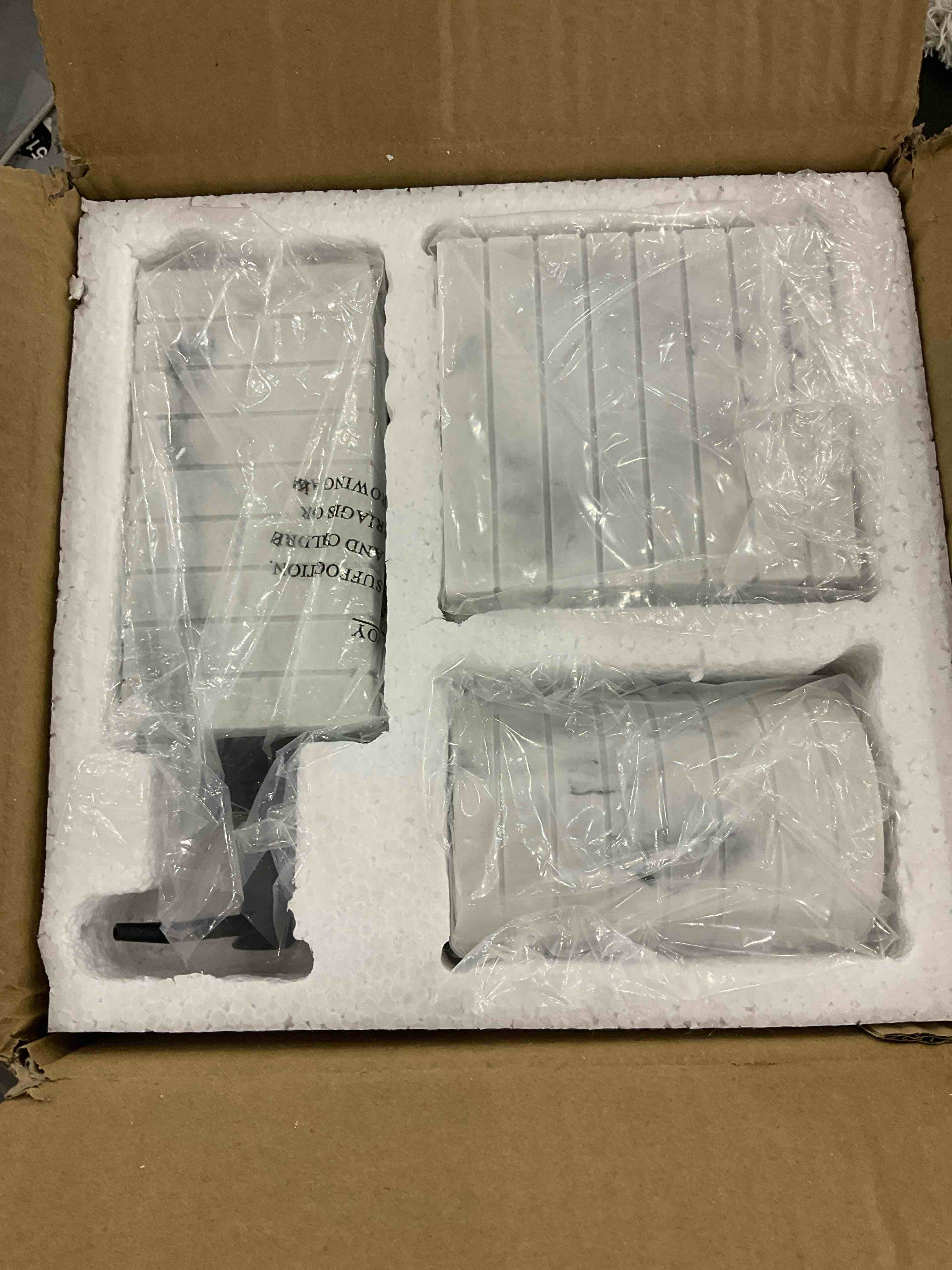 https://s3.amazonaws.com/lotting-images-prod/bidfta/EXS00400737_1695208718794.jpeg