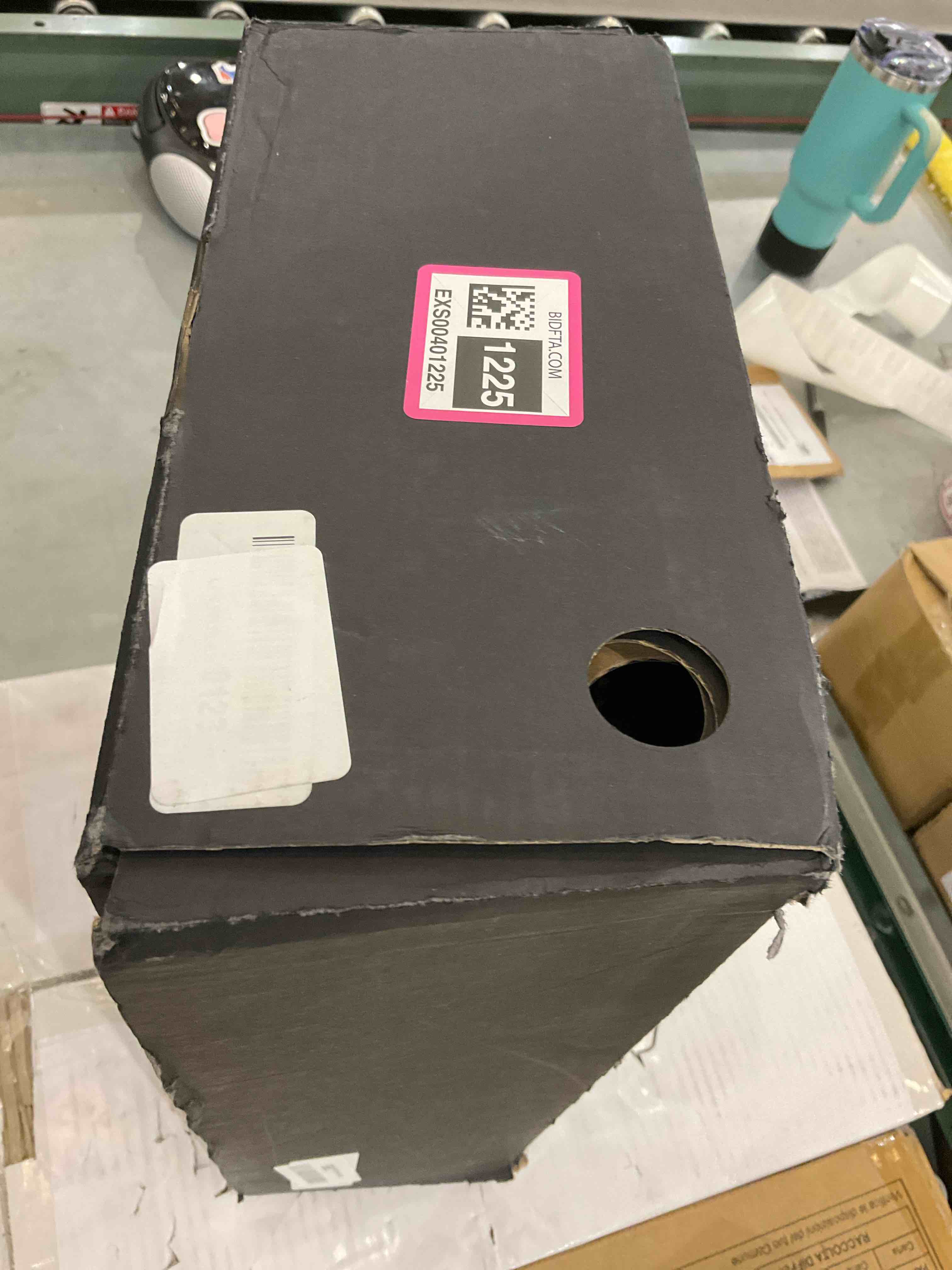 https://s3.amazonaws.com/lotting-images-prod/bidfta/EXS00401225_1699292723605.jpeg