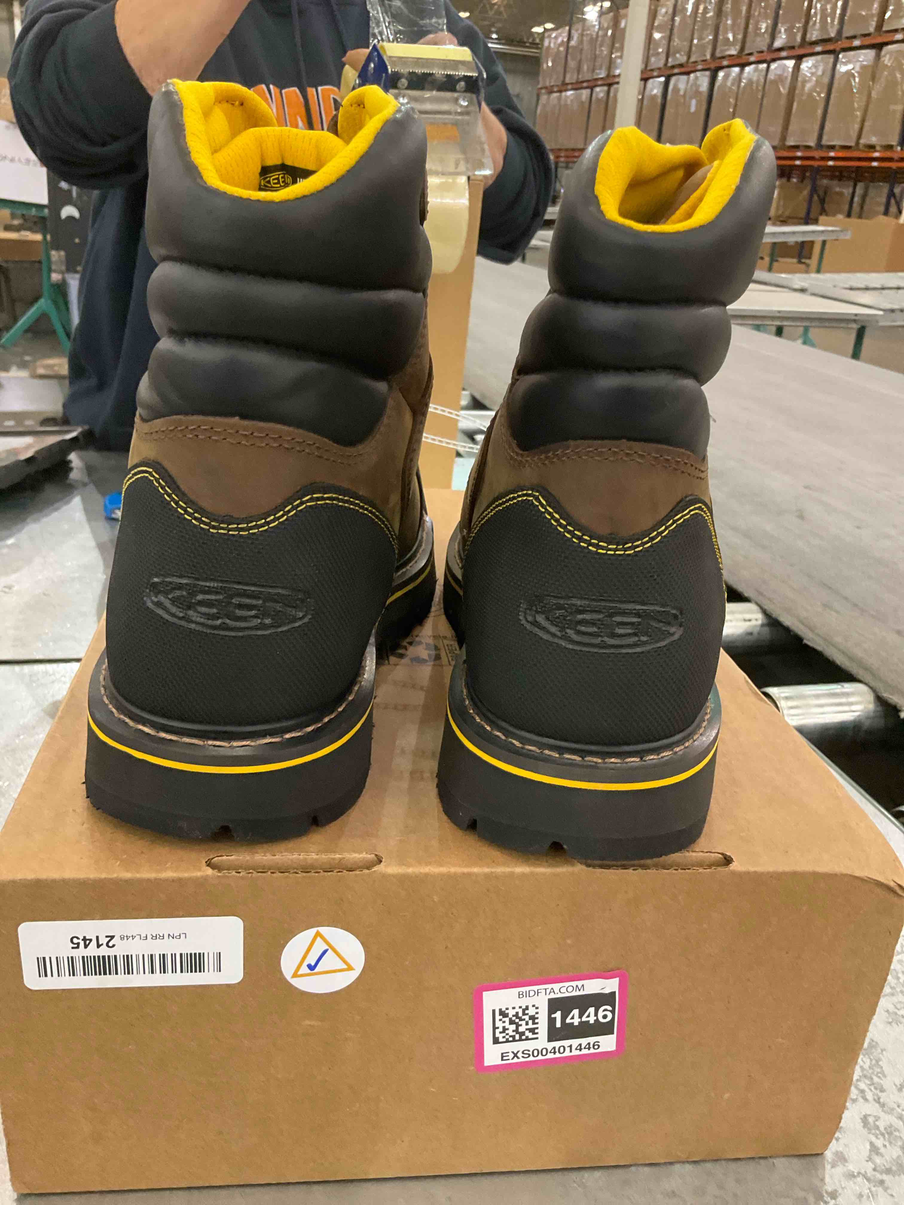 https://s3.amazonaws.com/lotting-images-prod/bidfta/EXS00401446_1704912037773.jpeg