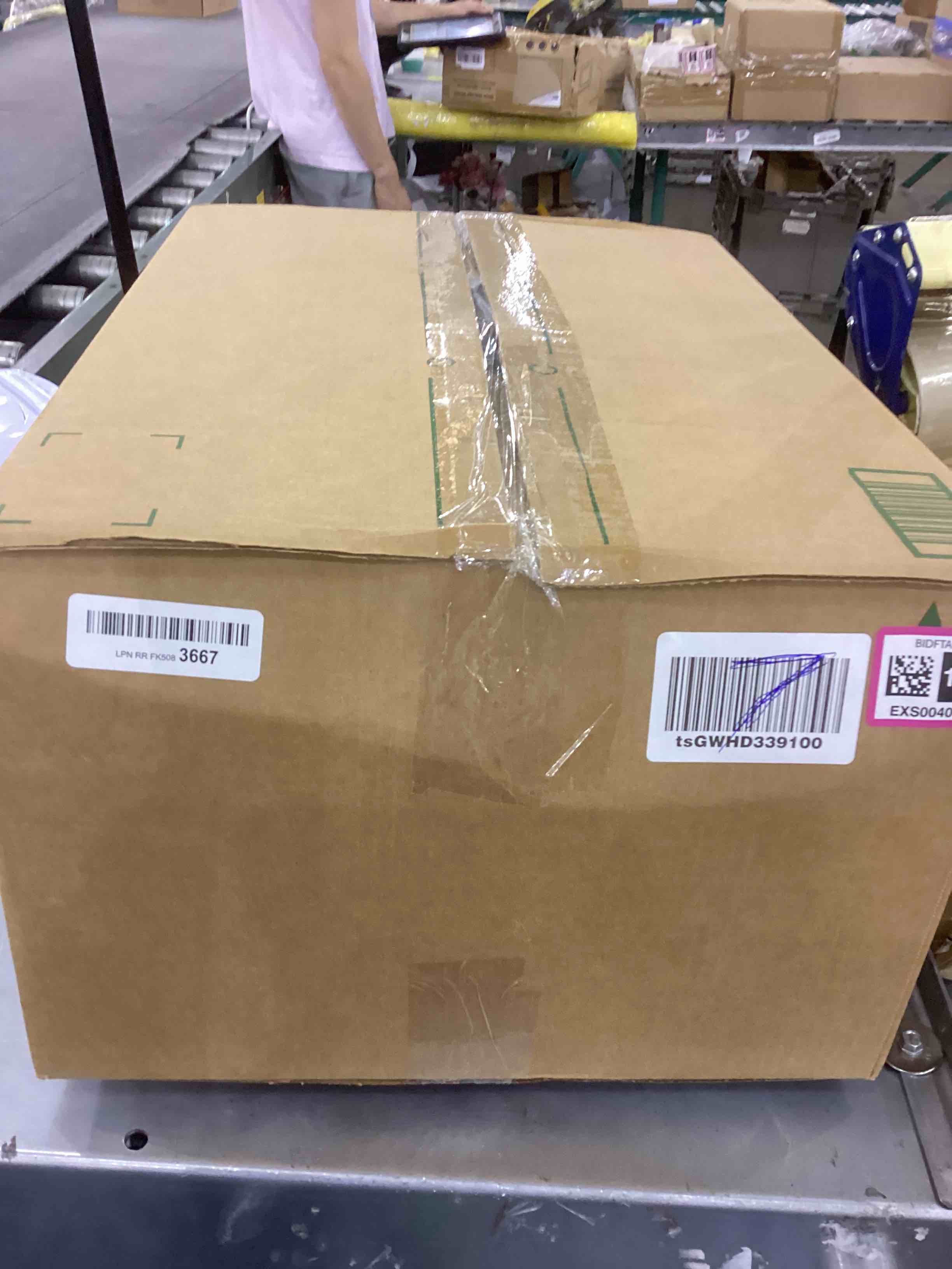 https://s3.amazonaws.com/lotting-images-prod/bidfta/EXS00401528_1693923555196.jpeg