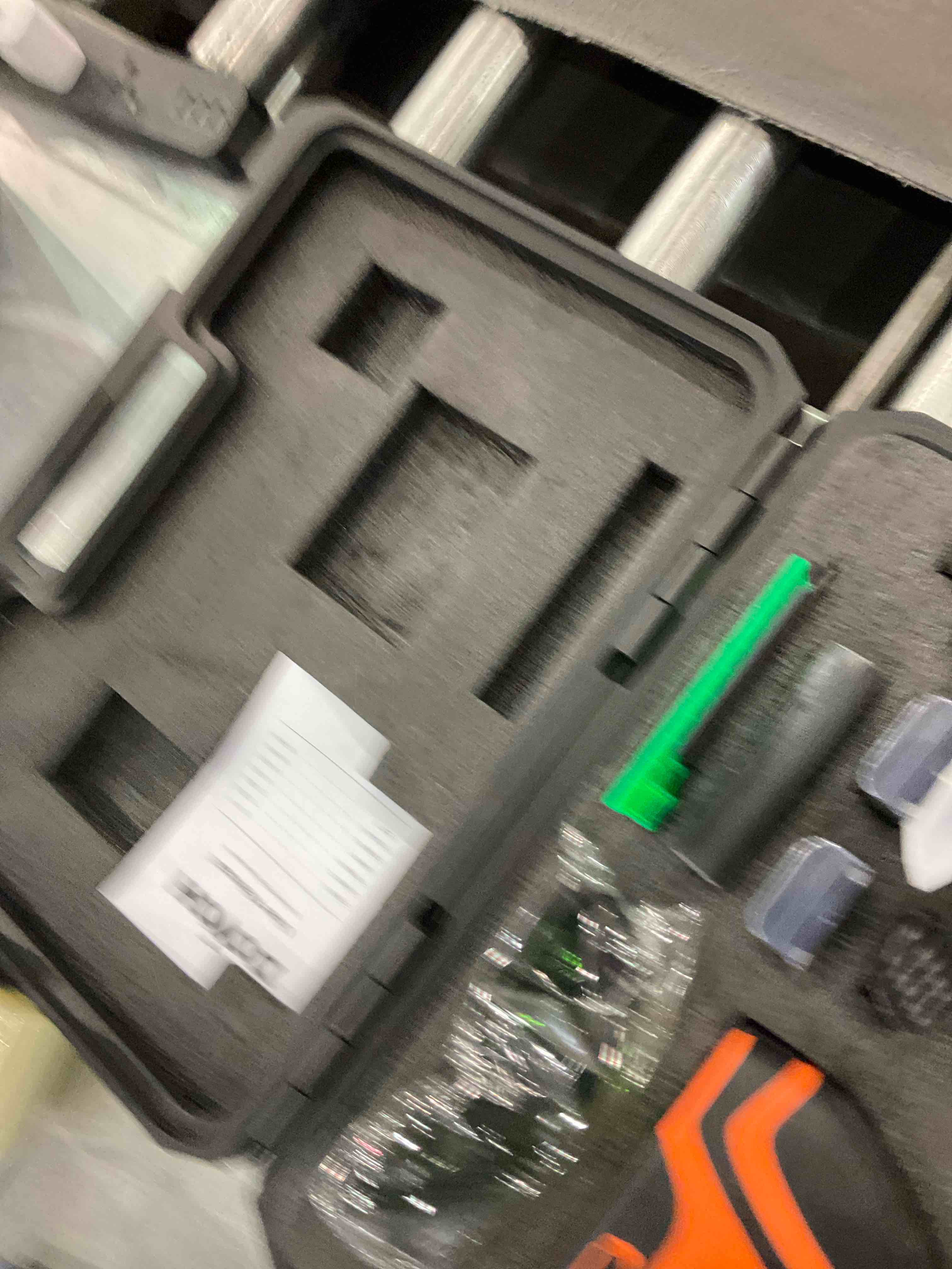 https://s3.amazonaws.com/lotting-images-prod/bidfta/EXS00401966_1700223958076.jpeg