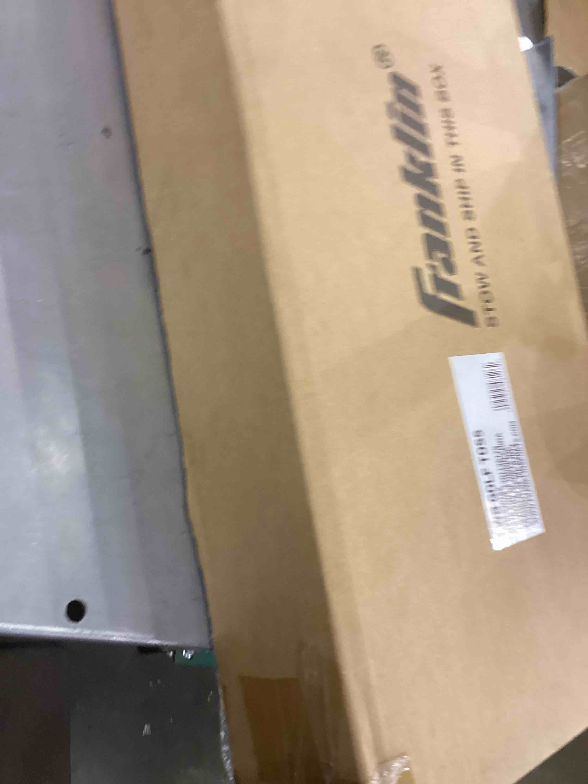 https://s3.amazonaws.com/lotting-images-prod/bidfta/EXS00402008_1693249900504.jpeg