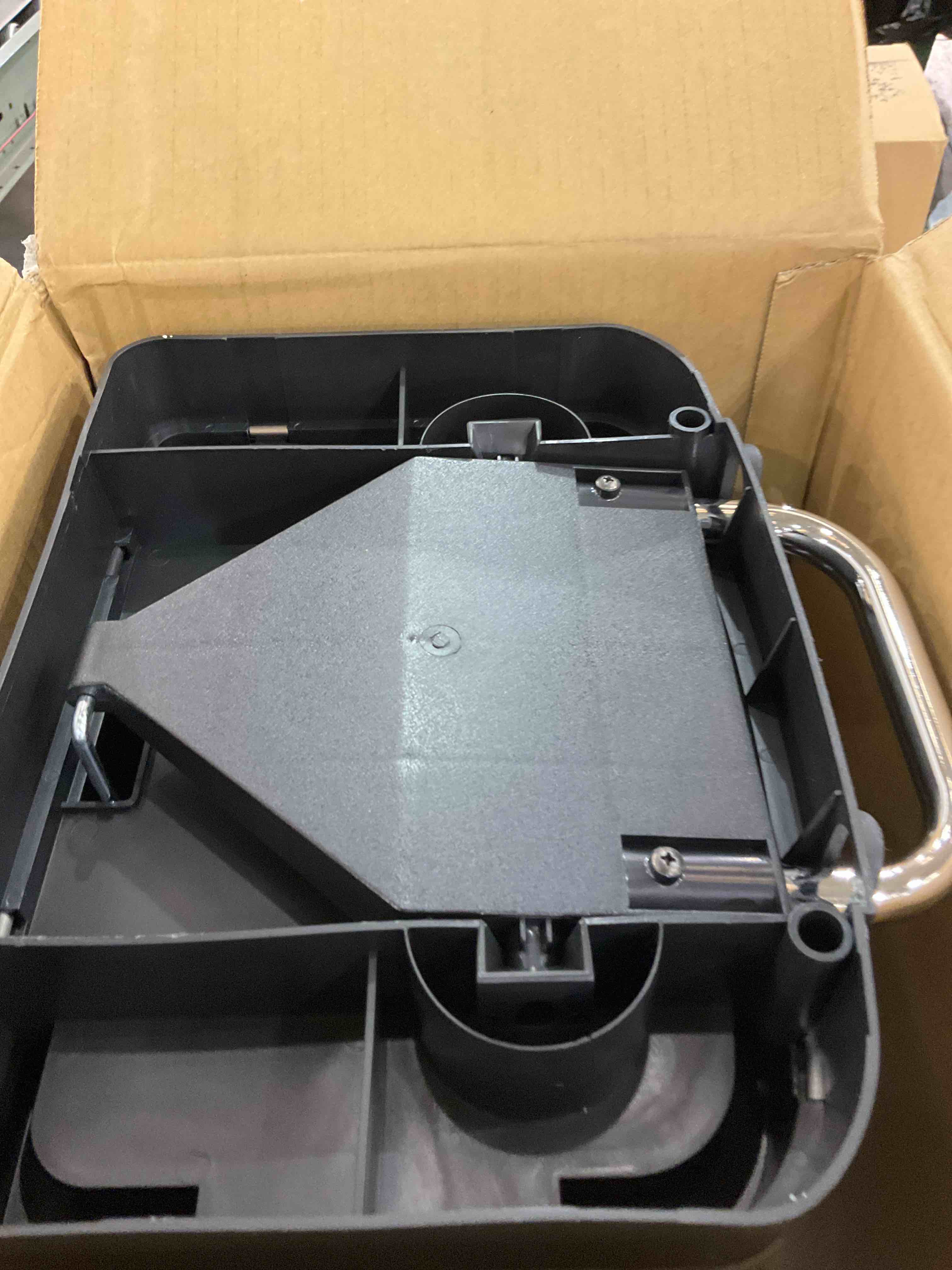 https://s3.amazonaws.com/lotting-images-prod/bidfta/EXS00402104_1693485613169.jpeg