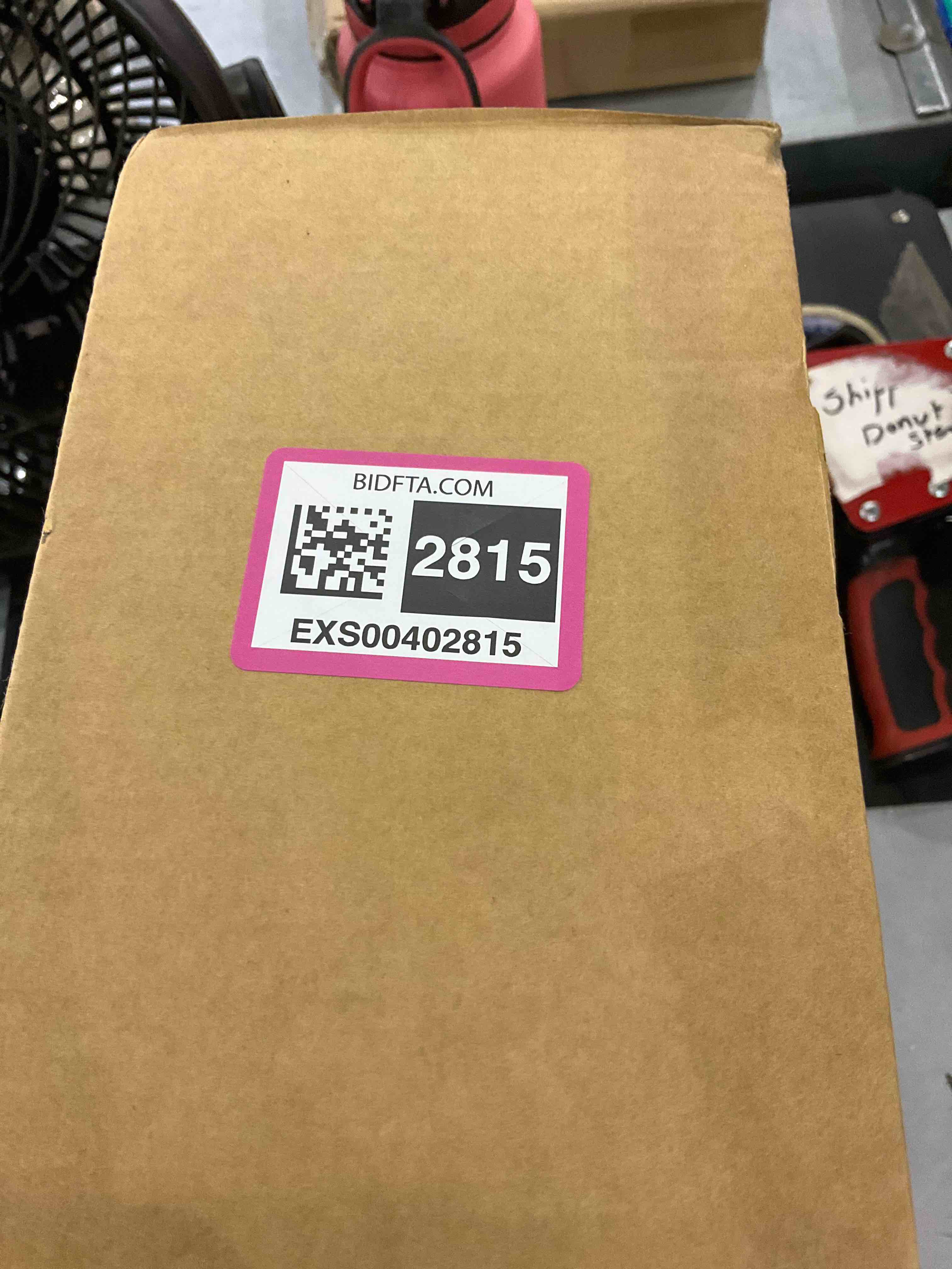 https://s3.amazonaws.com/lotting-images-prod/bidfta/EXS00402815_1693395797348.jpeg