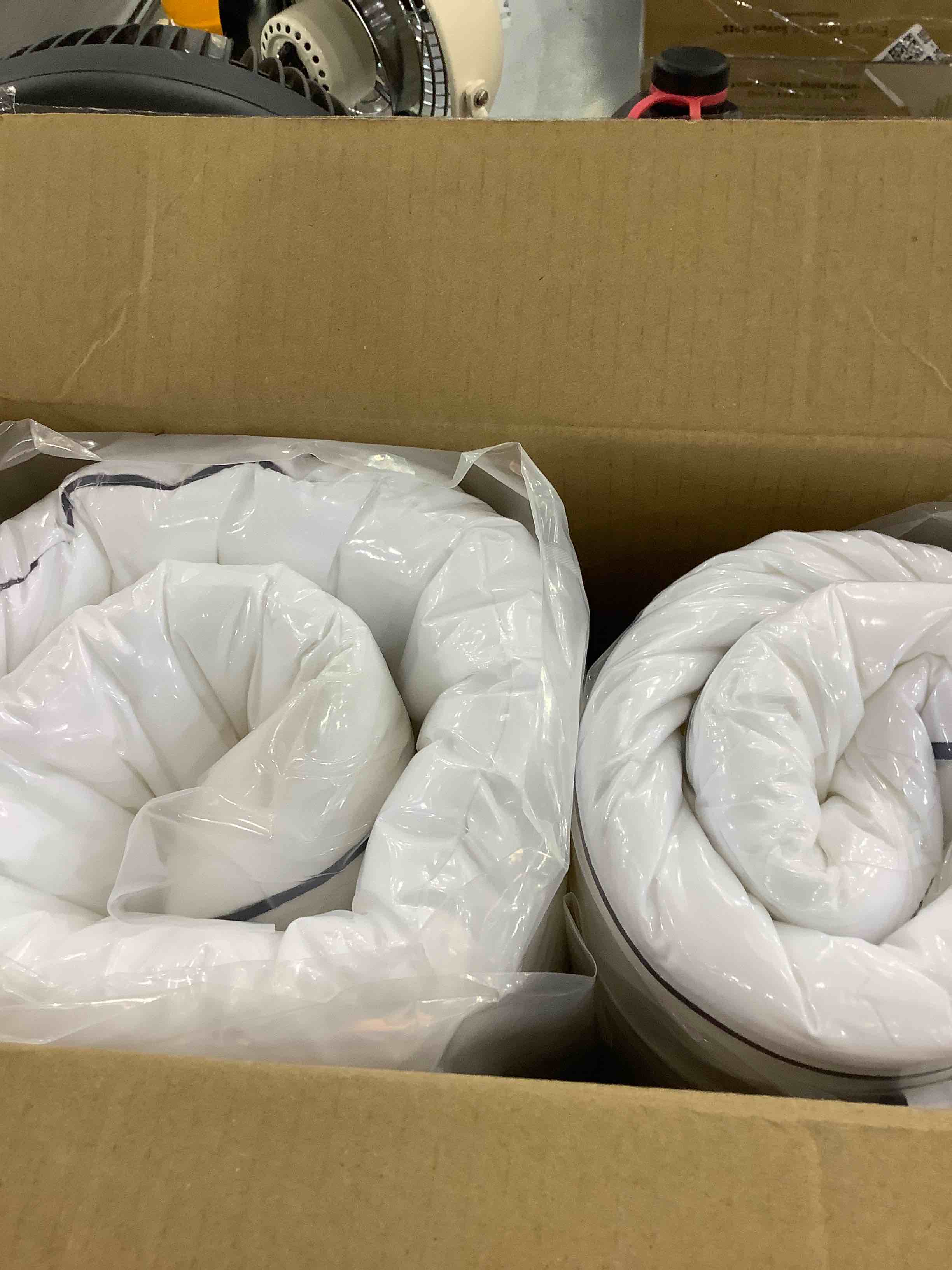 https://s3.amazonaws.com/lotting-images-prod/bidfta/EXS00403069_1692886918664.jpeg