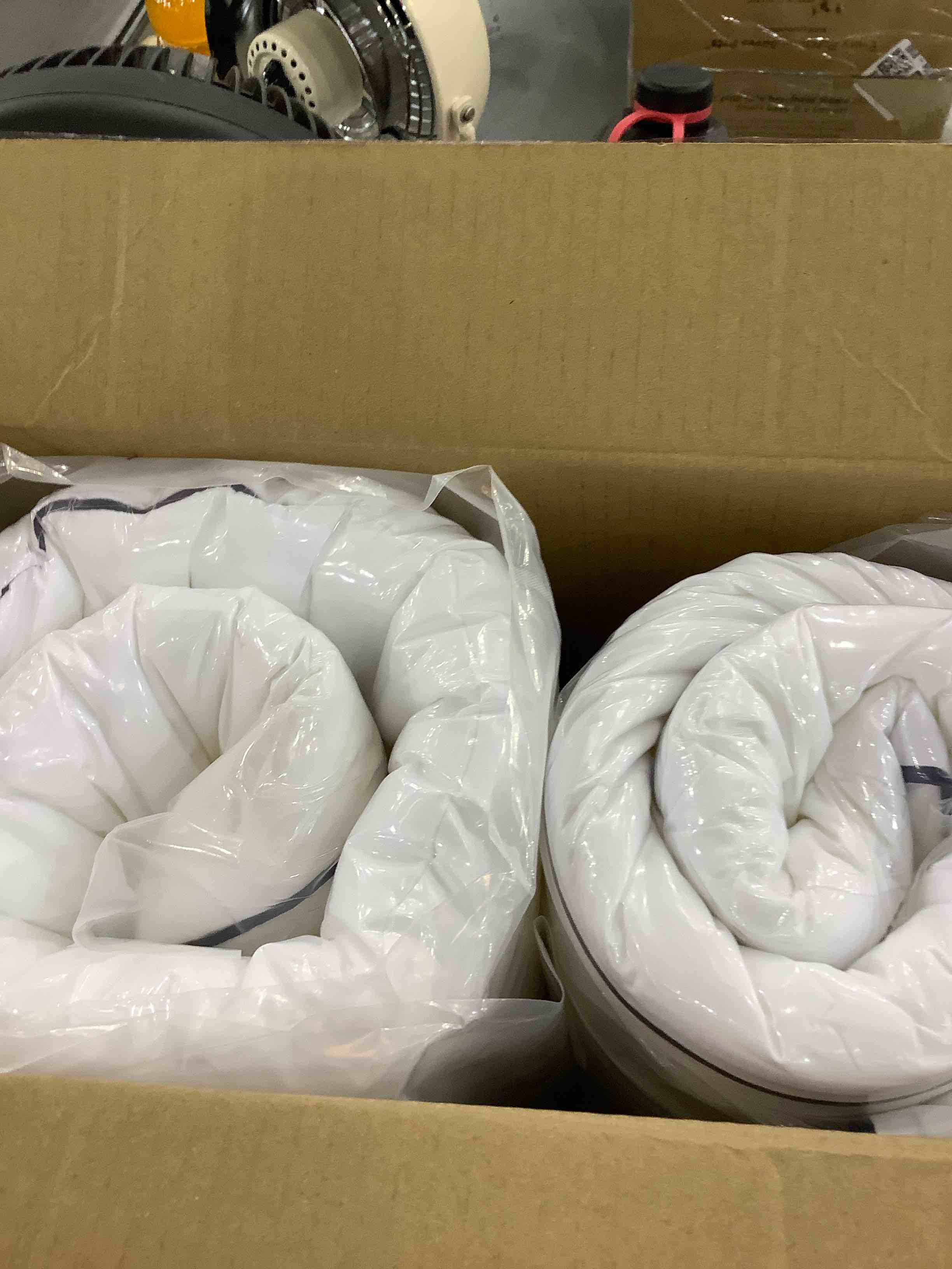 https://s3.amazonaws.com/lotting-images-prod/bidfta/EXS00403069_1692886919700.jpeg