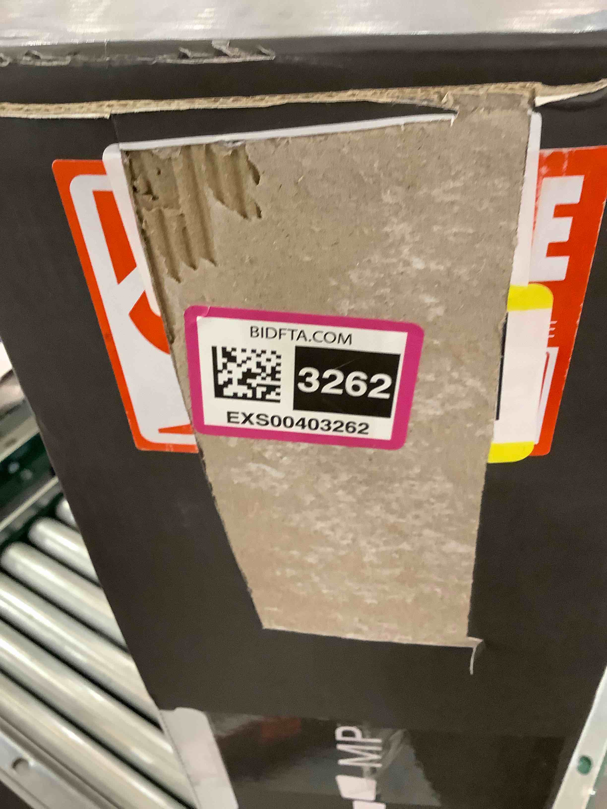 https://s3.amazonaws.com/lotting-images-prod/bidfta/EXS00403262_1692895006438.jpeg
