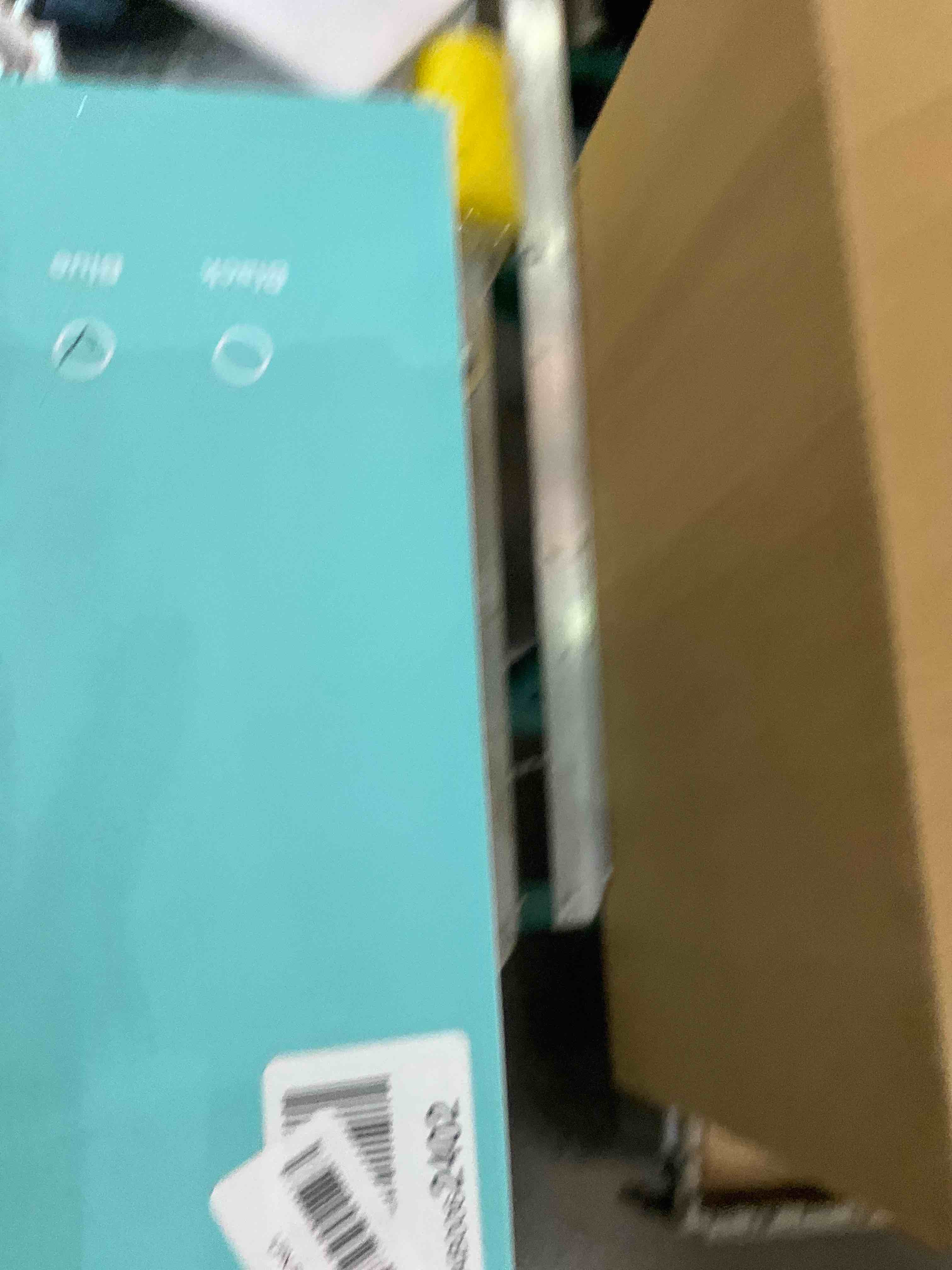 https://s3.amazonaws.com/lotting-images-prod/bidfta/EXS00403693_1694093160766.jpeg