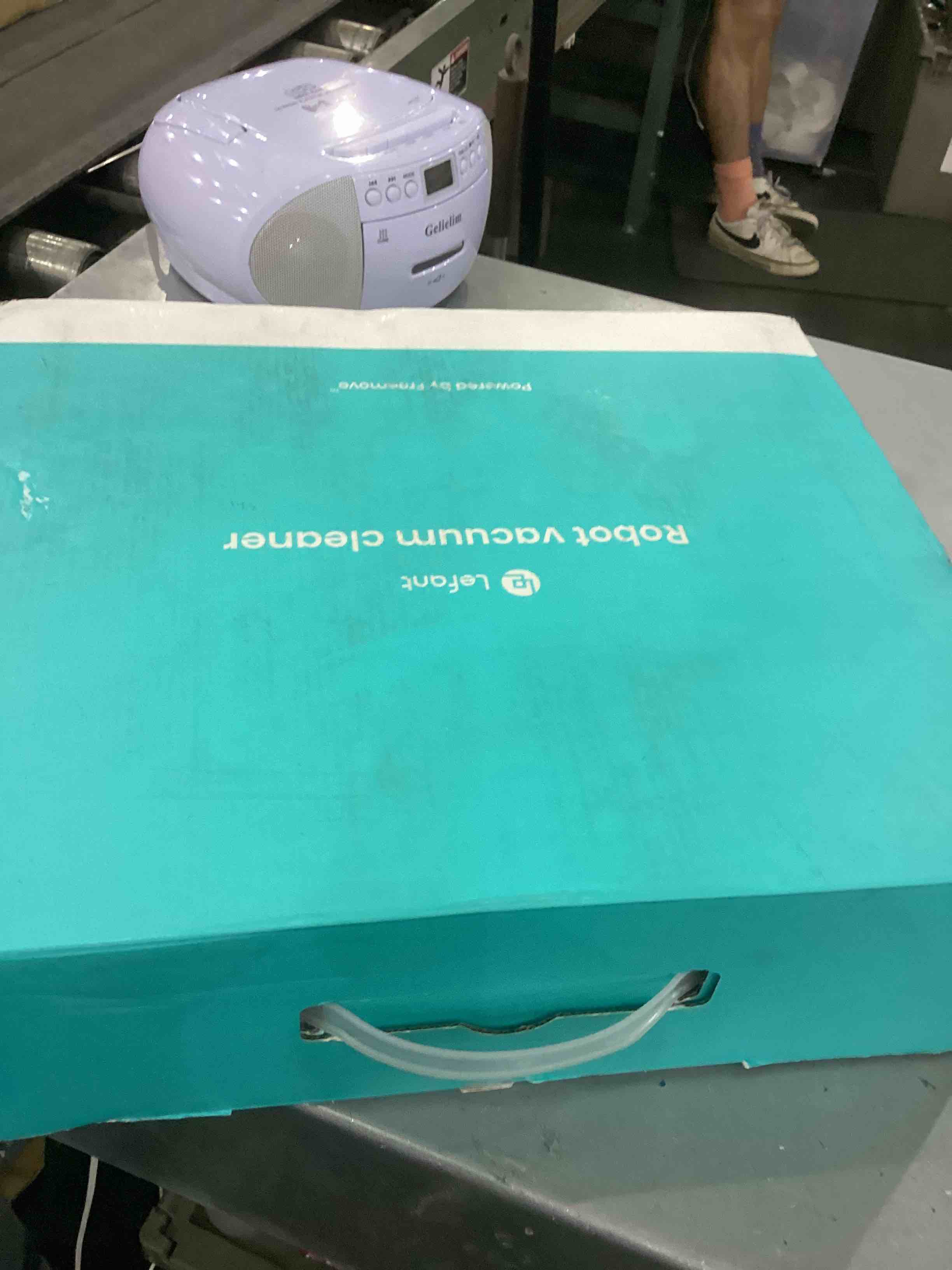 https://s3.amazonaws.com/lotting-images-prod/bidfta/EXS00403914_1692794005028.jpeg