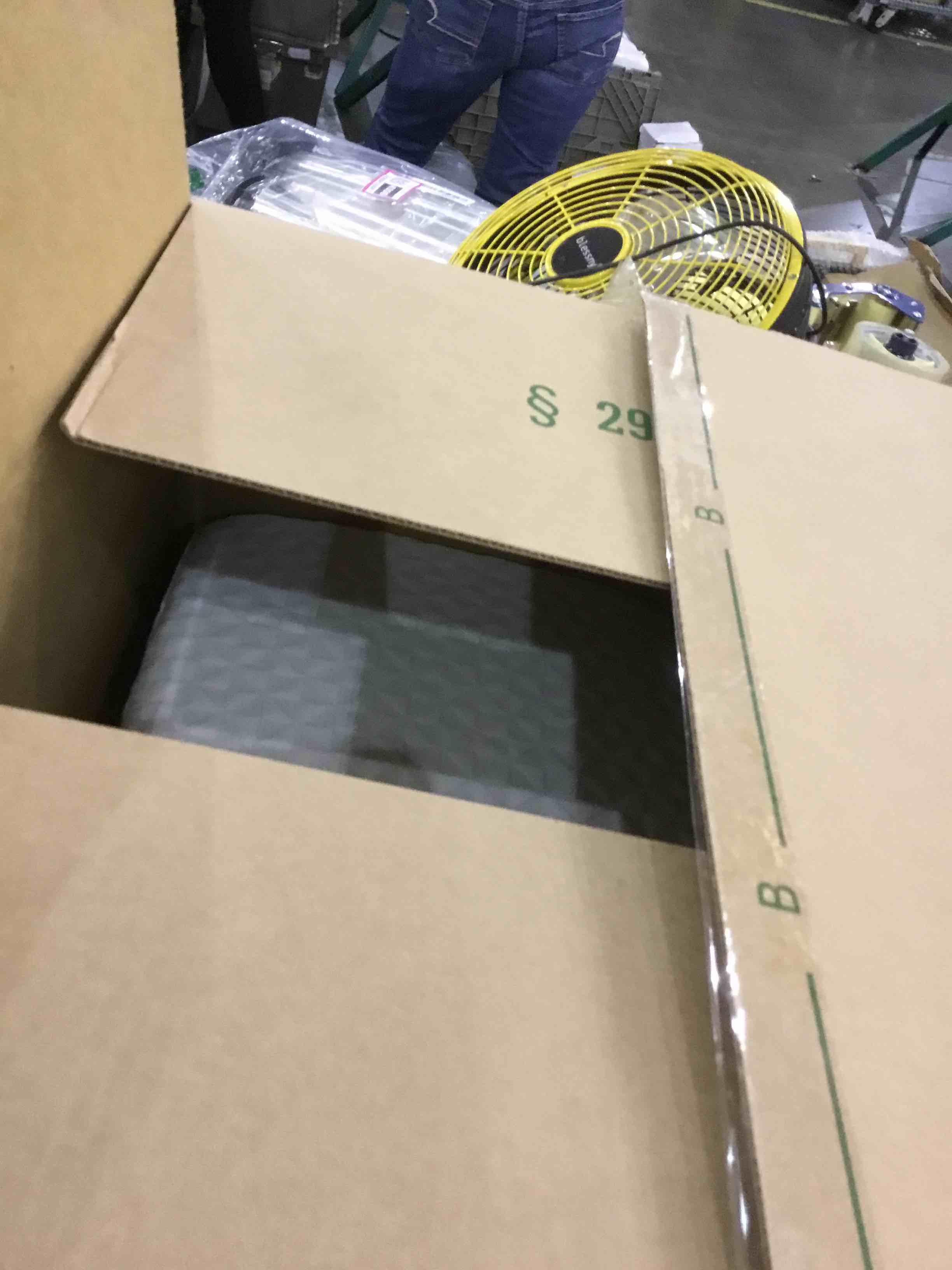 https://s3.amazonaws.com/lotting-images-prod/bidfta/EXS00404016_1693484844140.jpeg