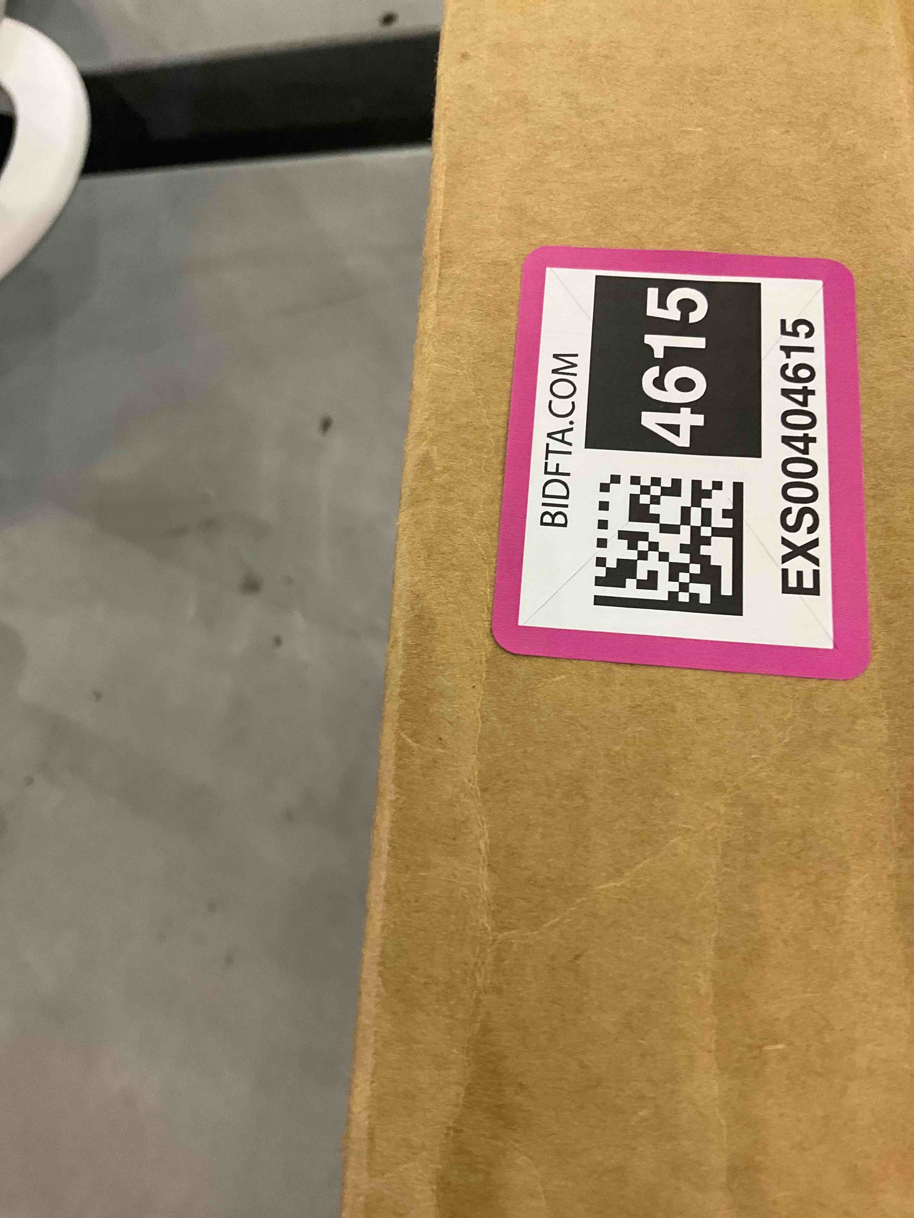 https://s3.amazonaws.com/lotting-images-prod/bidfta/EXS00404615_1693485252656.jpeg