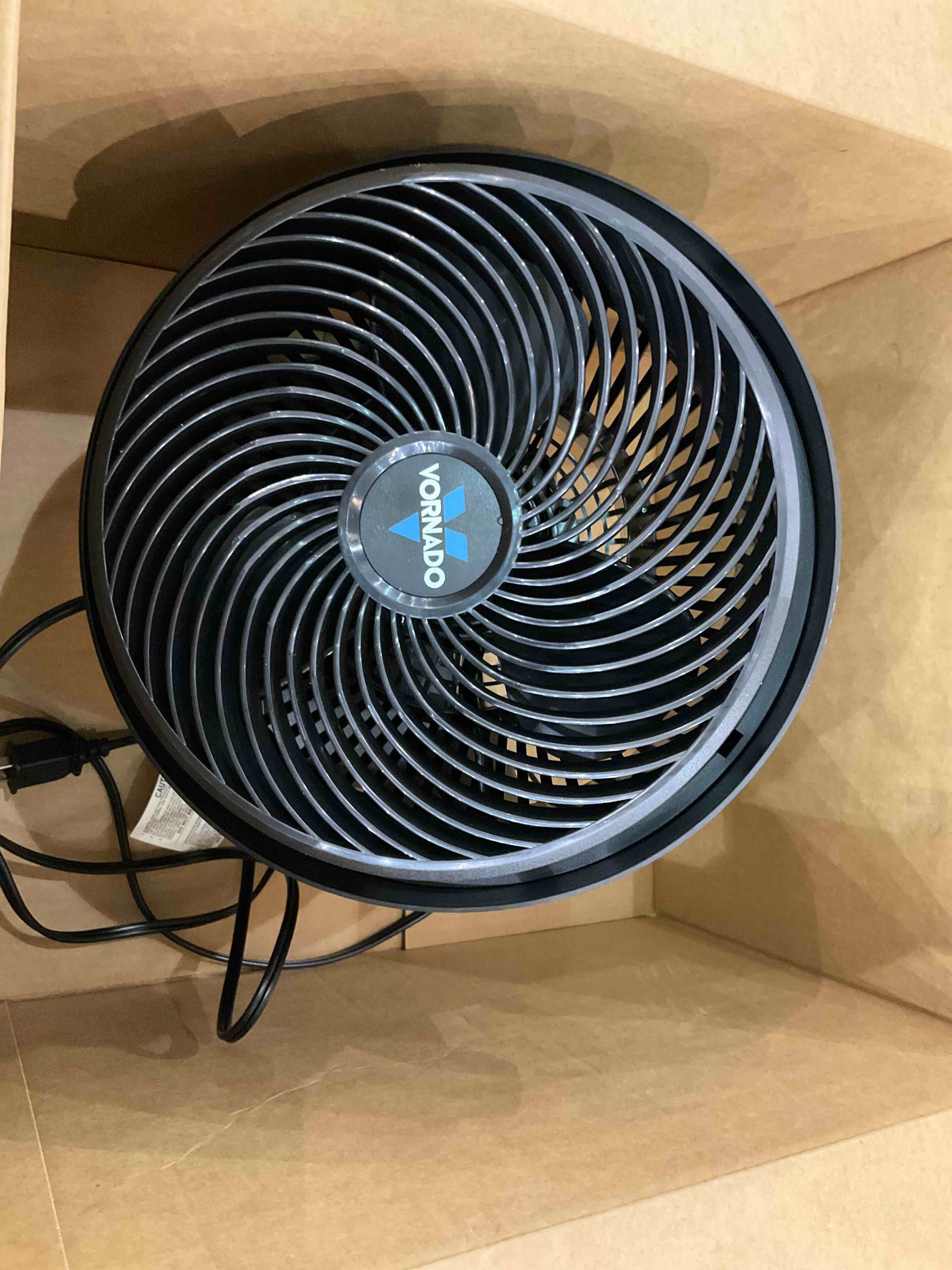 https://s3.amazonaws.com/lotting-images-prod/bidfta/EXS00408207_1694616060468.jpeg