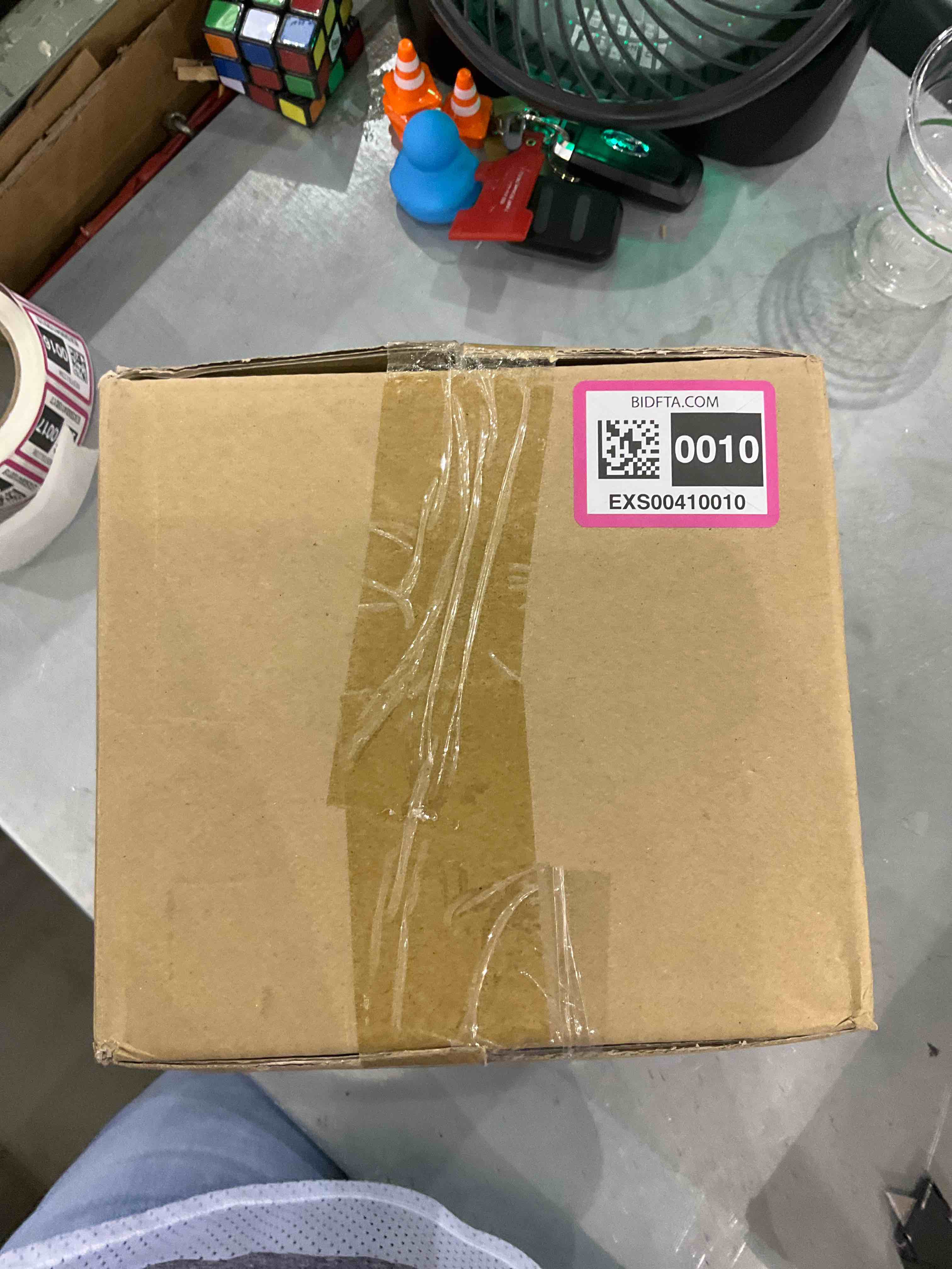https://s3.amazonaws.com/lotting-images-prod/bidfta/EXS00410010_1692013847709.jpeg
