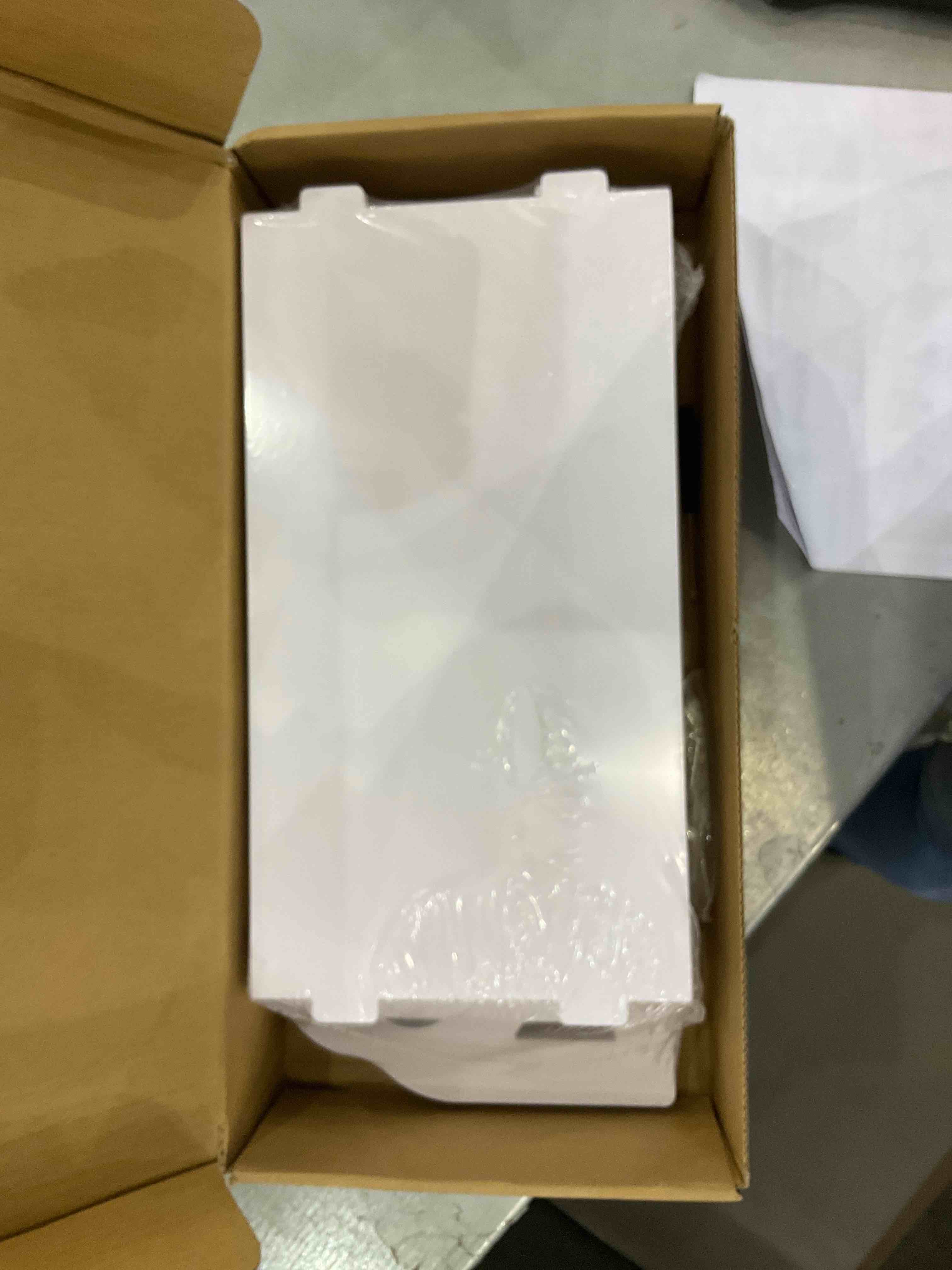 https://s3.amazonaws.com/lotting-images-prod/bidfta/EXS00410013_1692014374250.jpeg