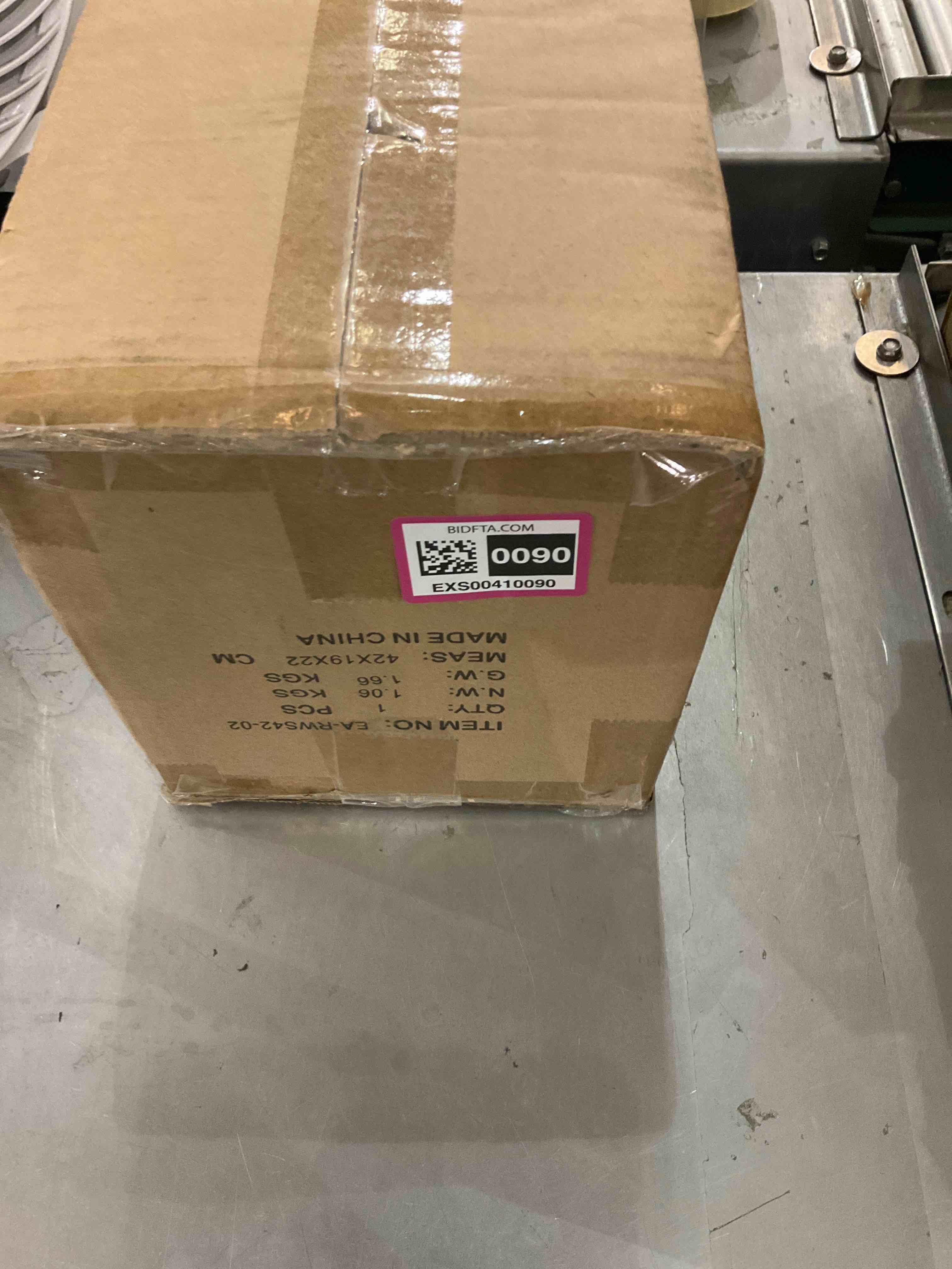 https://s3.amazonaws.com/lotting-images-prod/bidfta/EXS00410090_1692970555331.jpeg