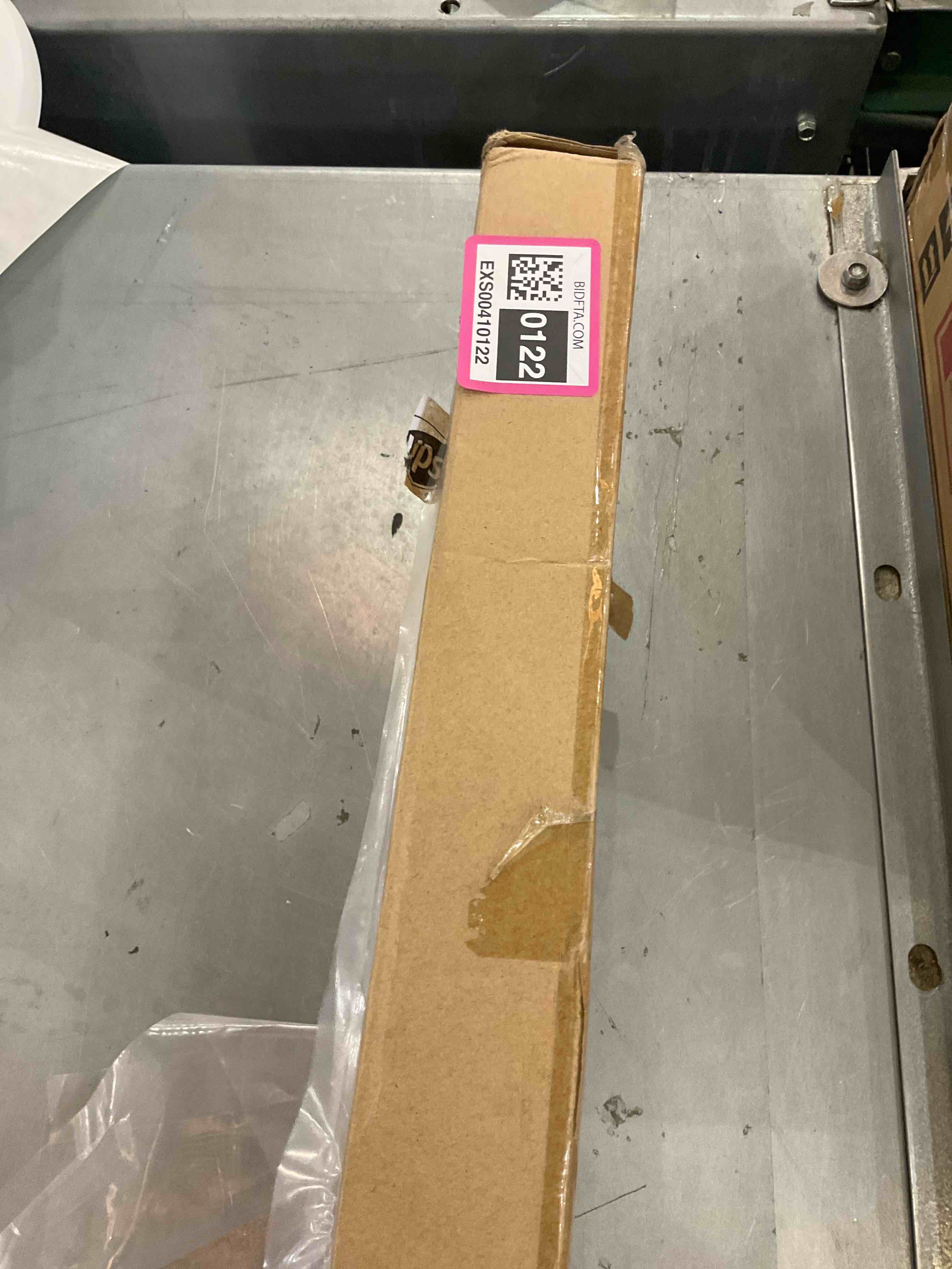 https://s3.amazonaws.com/lotting-images-prod/bidfta/EXS00410122_1692973576910.jpeg