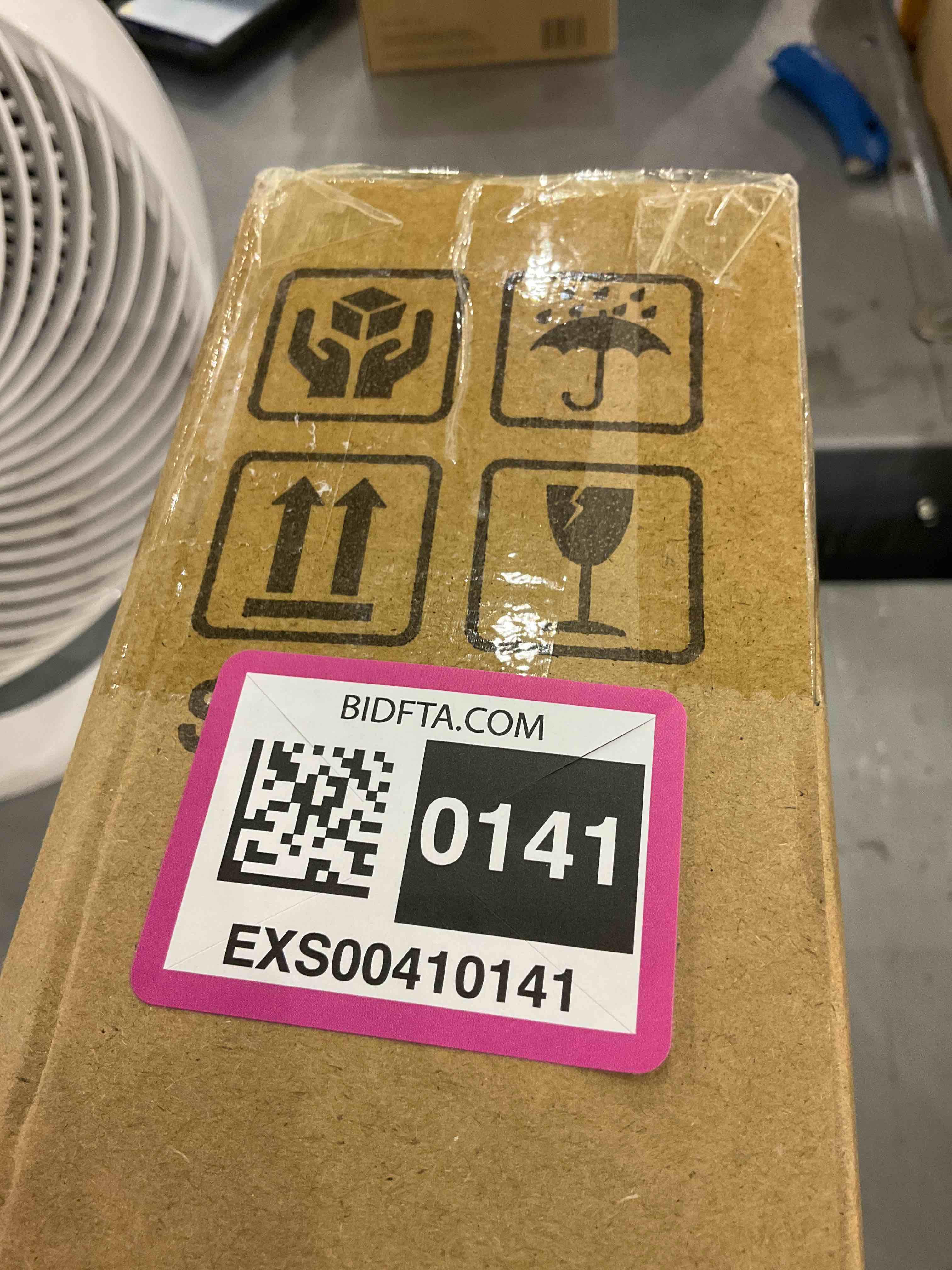 https://s3.amazonaws.com/lotting-images-prod/bidfta/EXS00410141_1693222040806.jpeg